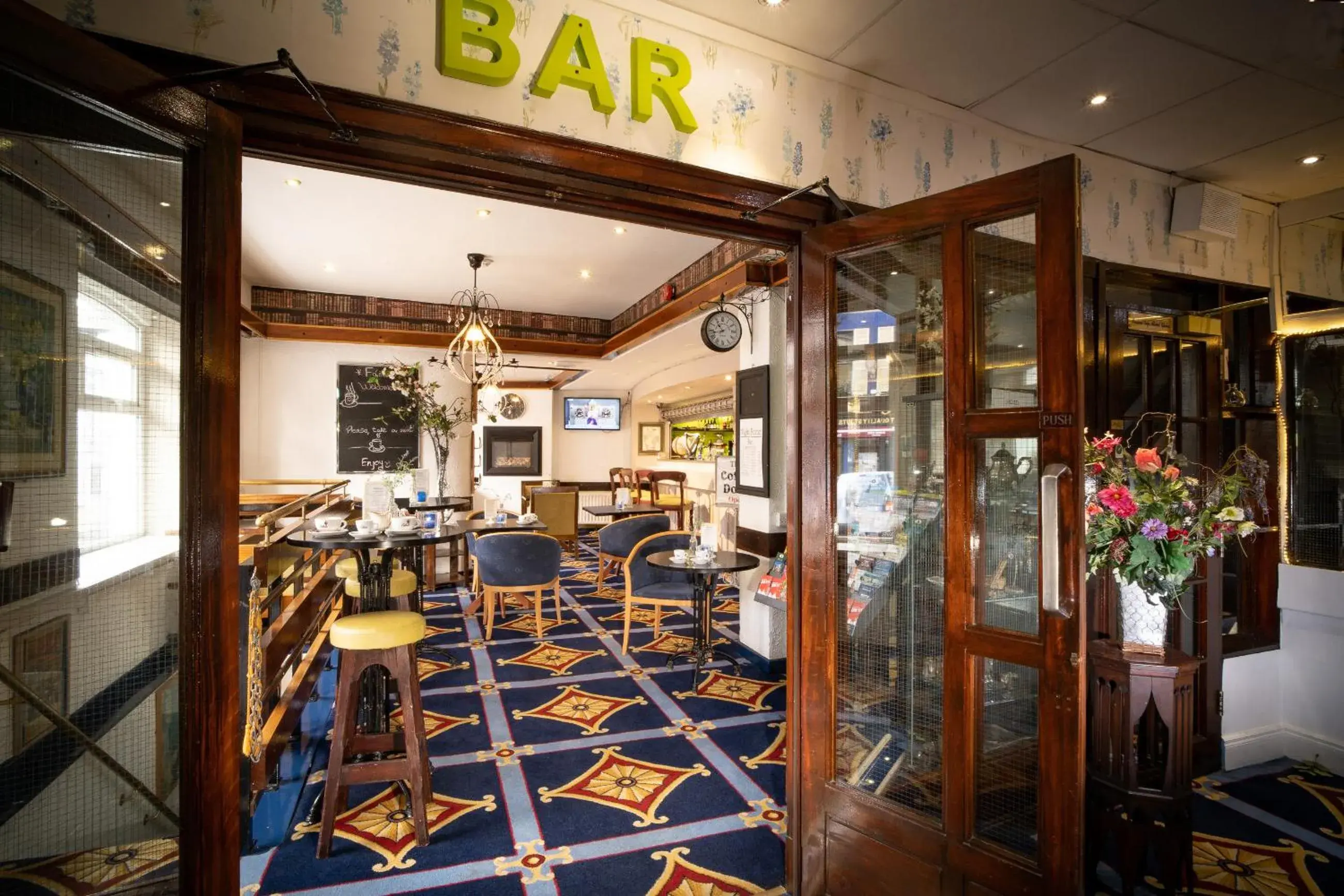 Lounge or bar in Ashley Hotel Lounge or bar in Ashley Hotel