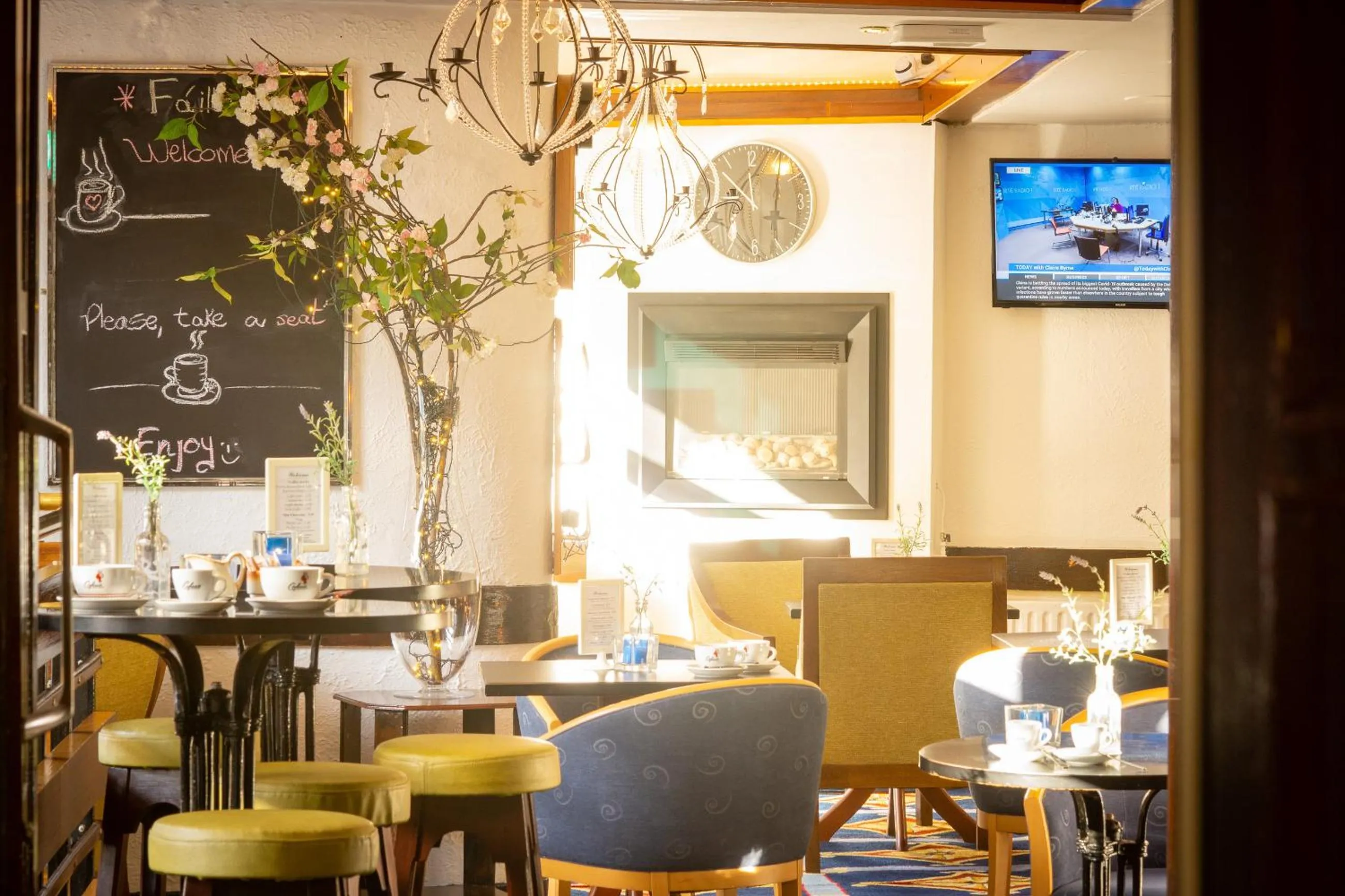 Restaurant/places to eat in Ashley Hotel