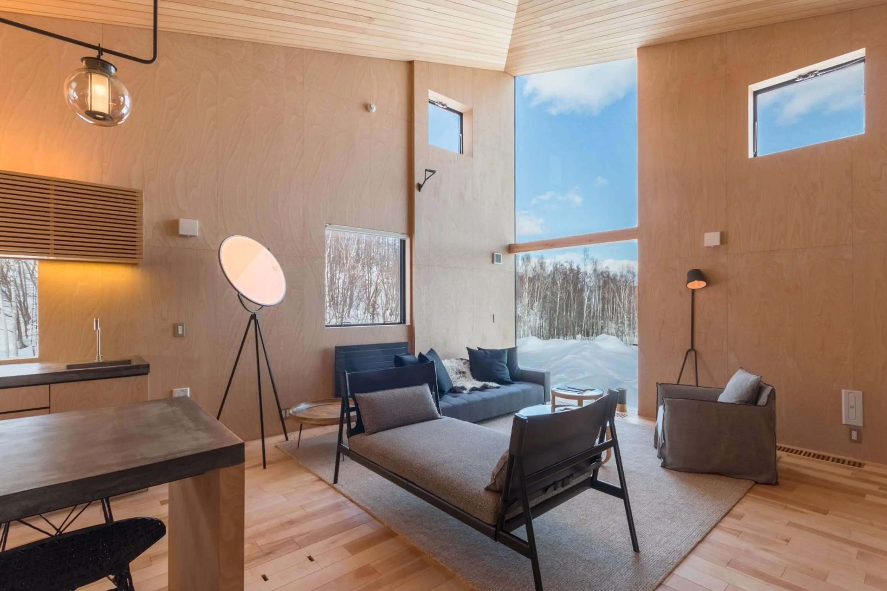 Living room in Foxwood E by H2 Life