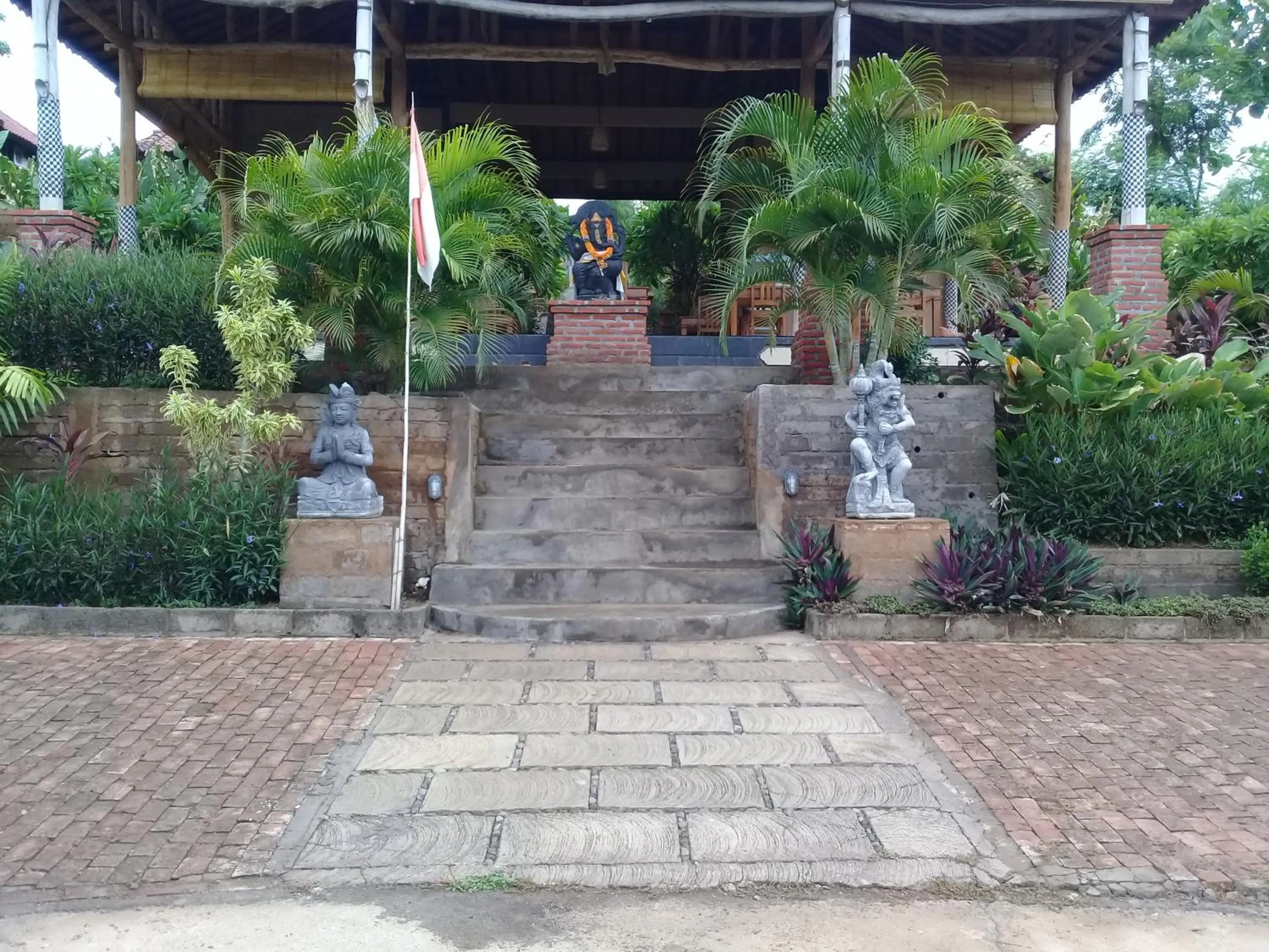 Facade/entrance in Eliska Sari Bungalows Sumberkima
