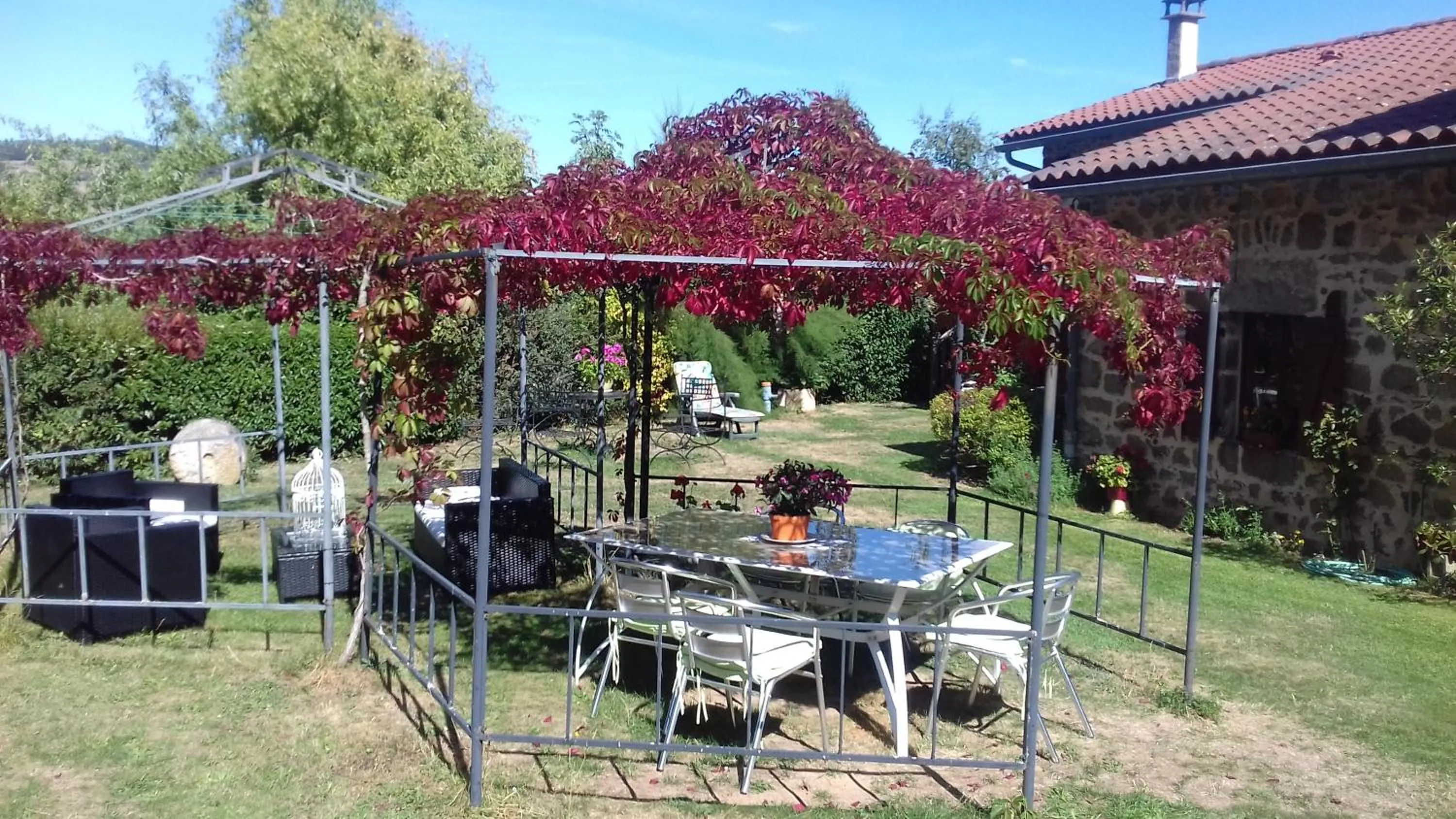 Balcony/Terrace in Chambres d'hôtes La Hulotte 69