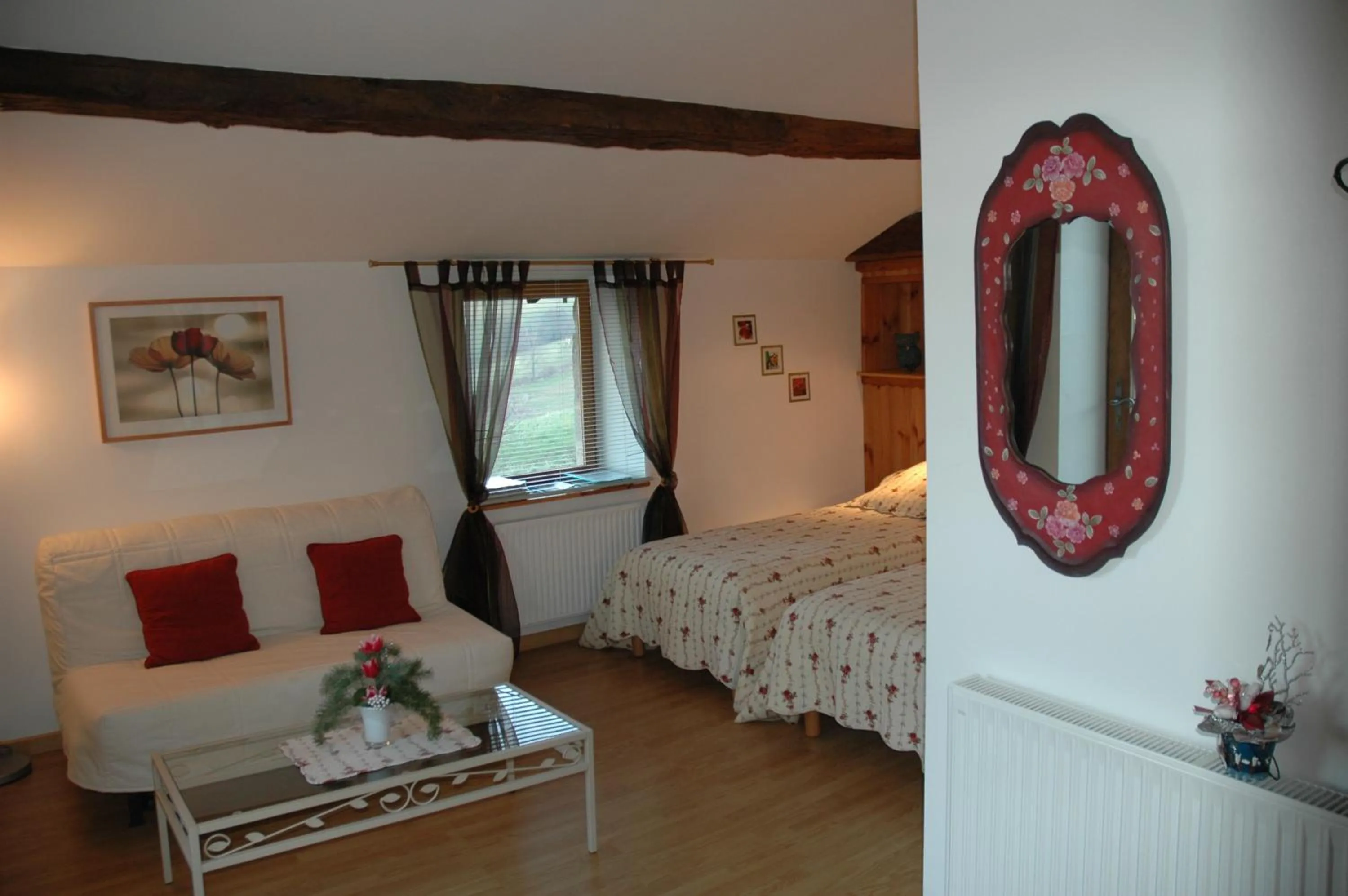 Photo of the whole room, Bed in Chambres d'hôtes La Hulotte 69