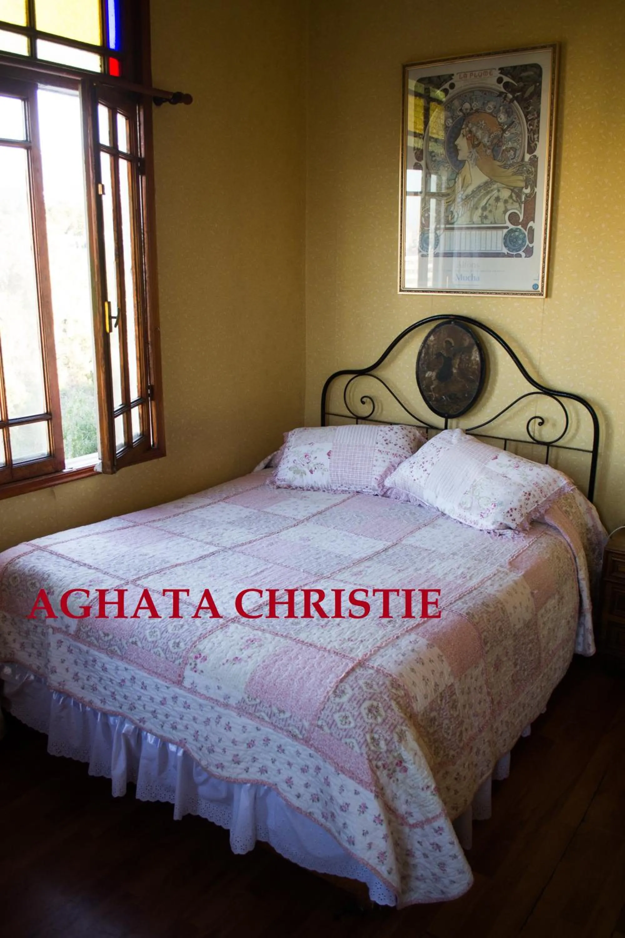 Bed in Hotel Brighton