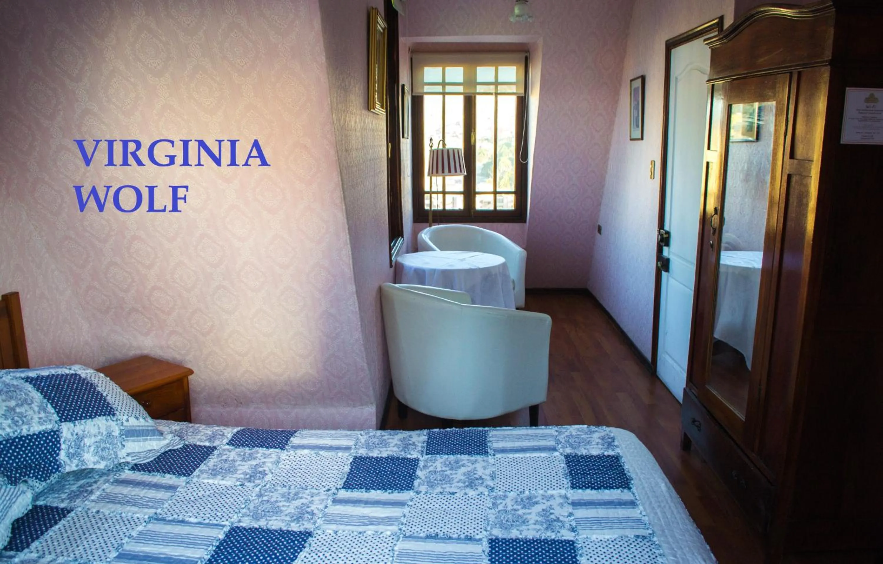 Bed in Hotel Brighton