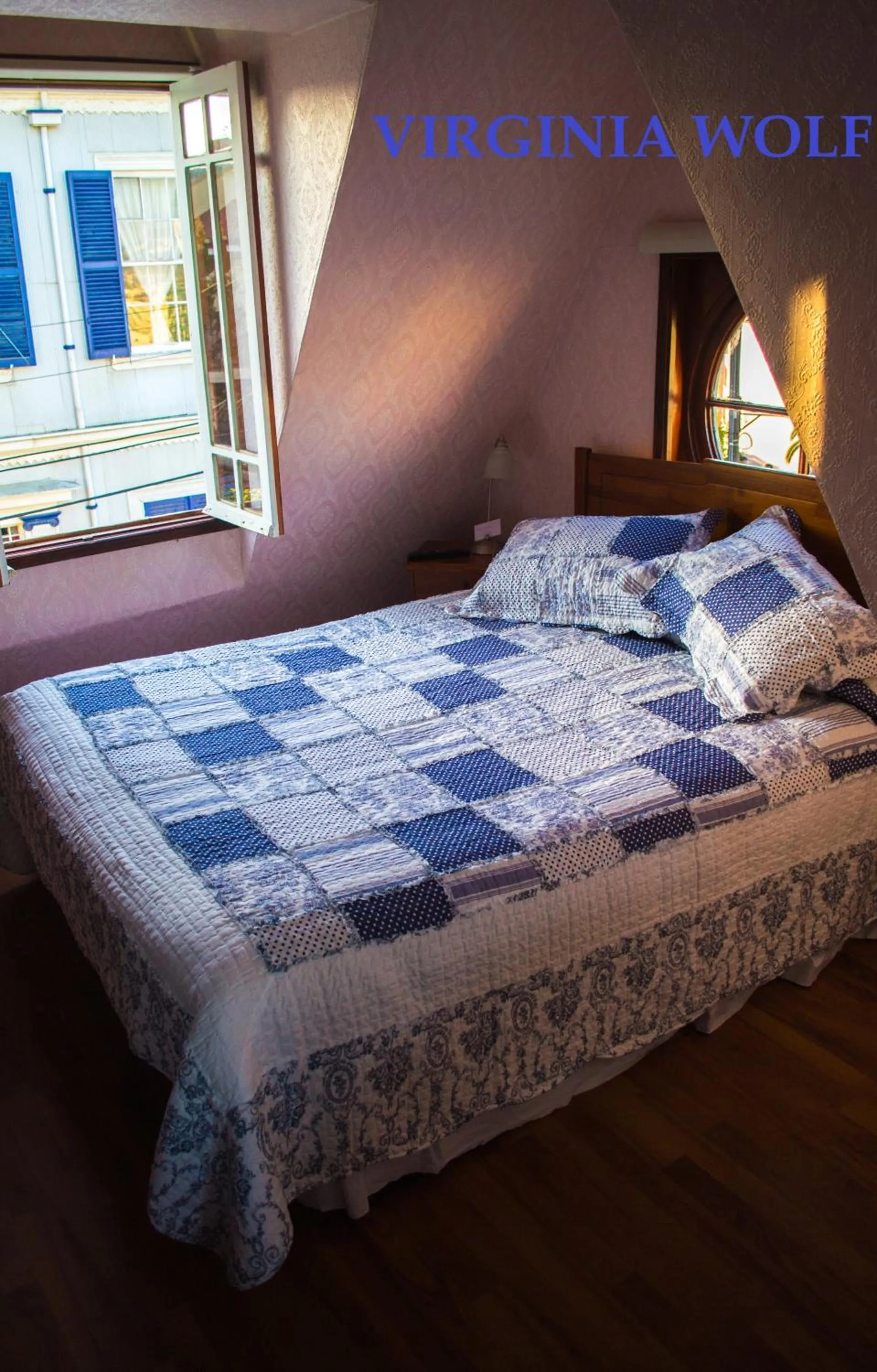 Bed in Hotel Brighton