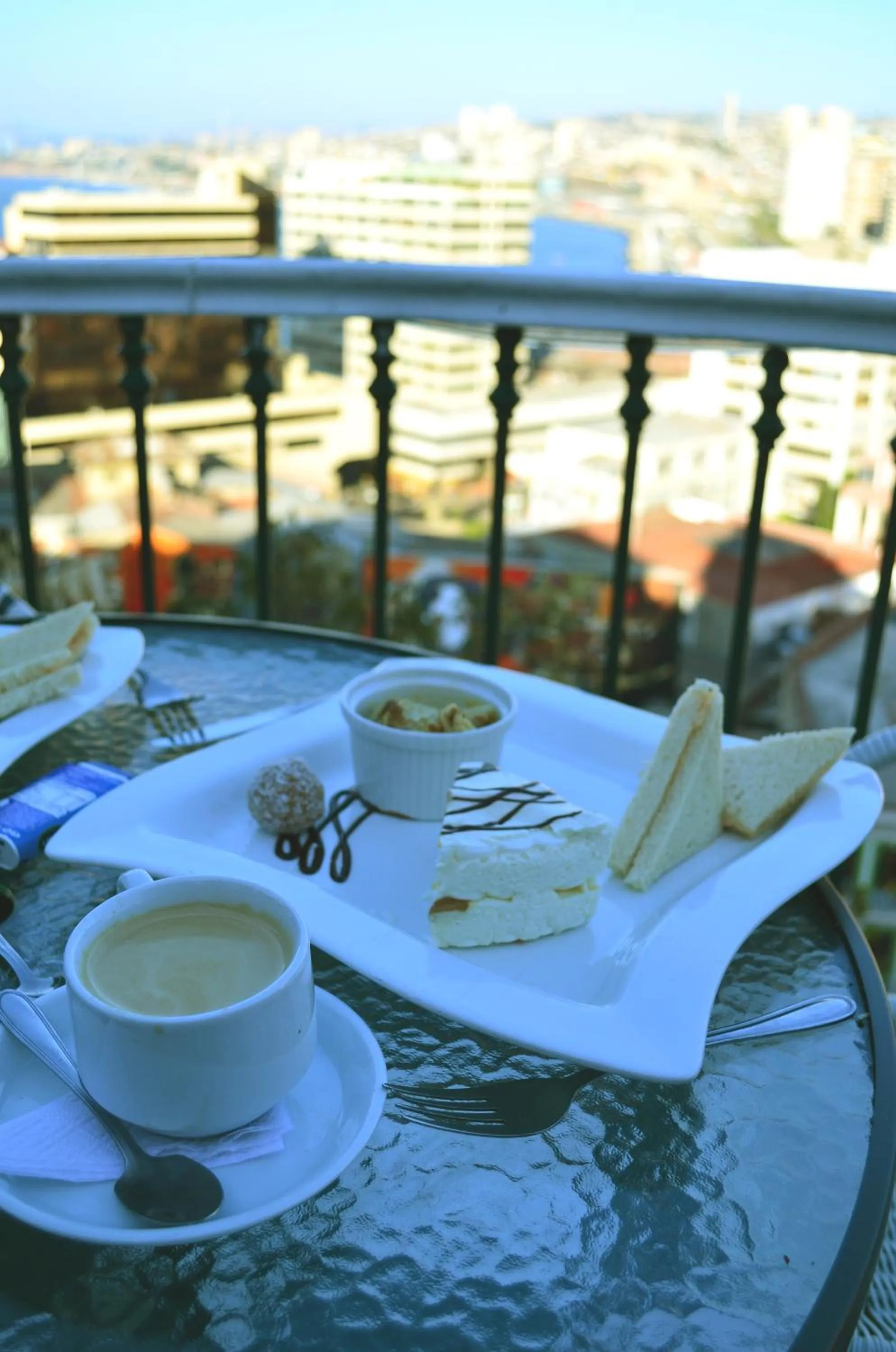 Restaurant/places to eat in Hotel Brighton