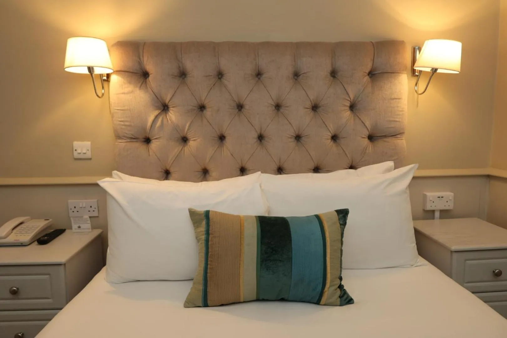 Bed in Maples House Hotel