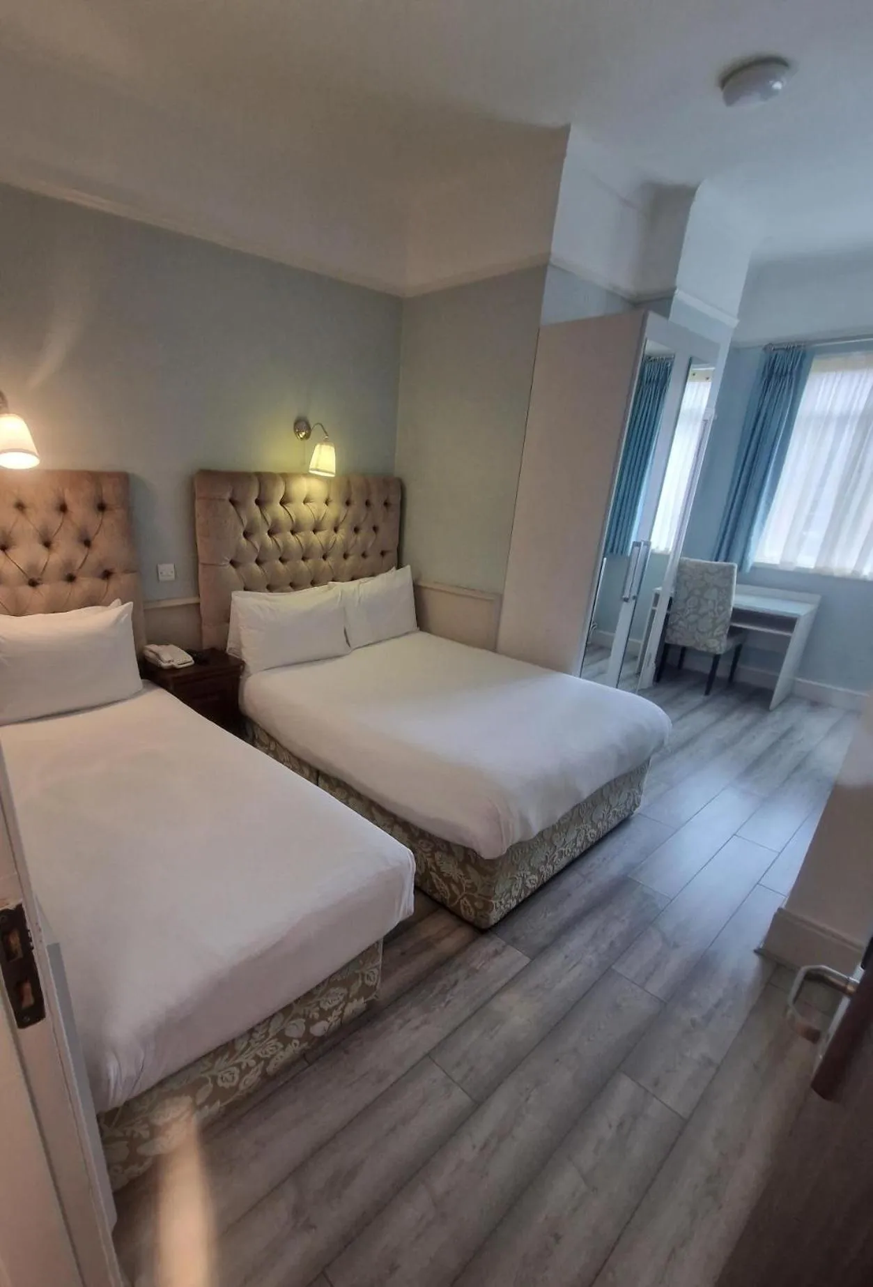 Bedroom, Bed in Maples House Hotel