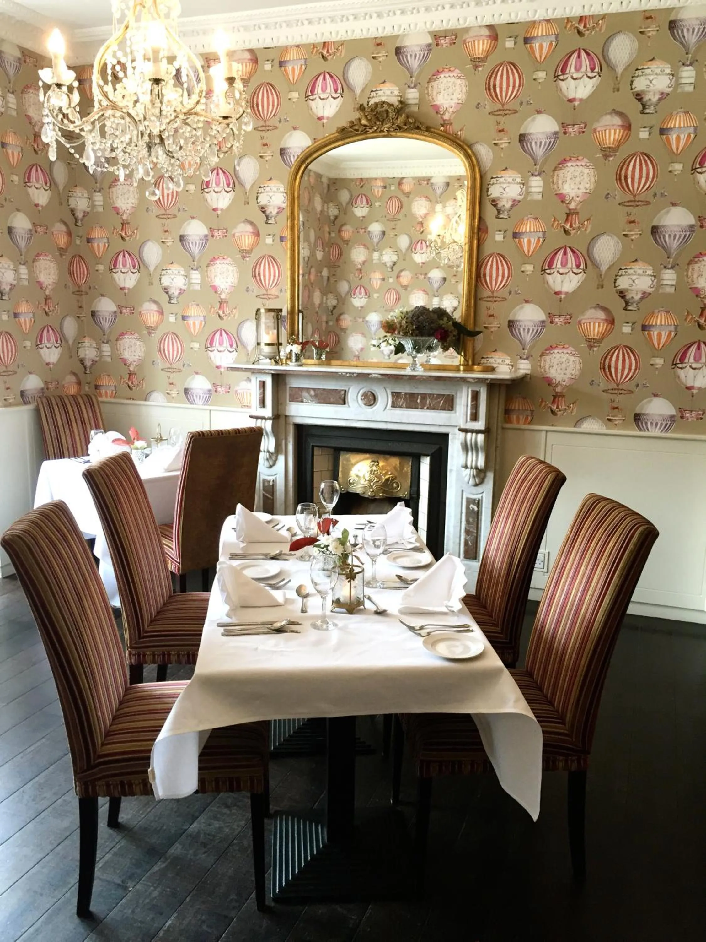 Dining area in Maples House Hotel