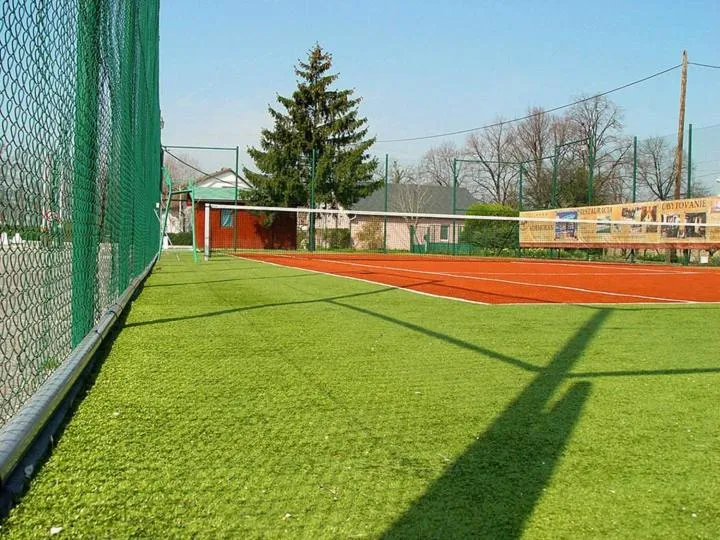 Tennis court in Hotel Kormorán