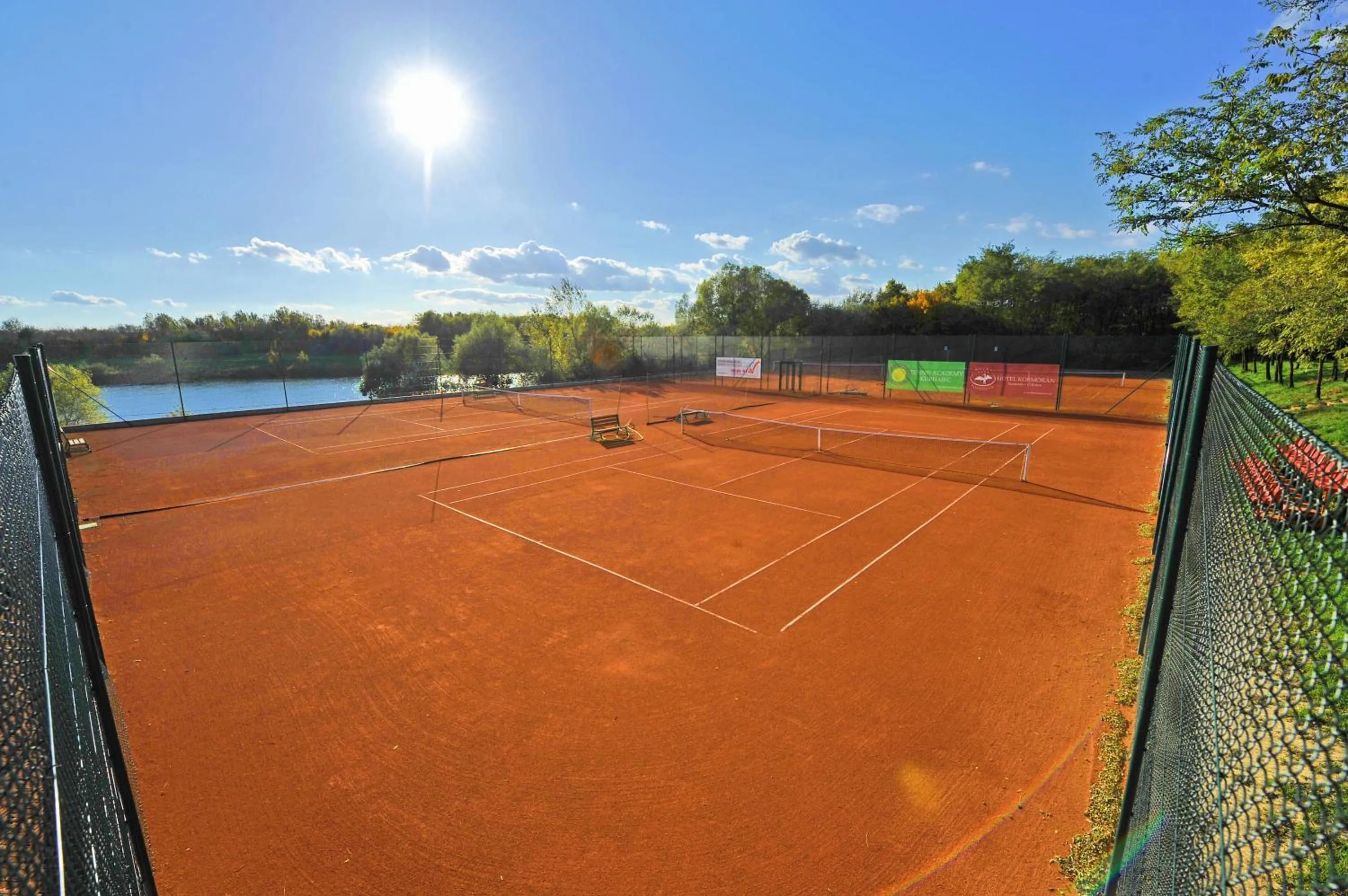 Tennis court in Hotel Kormorán