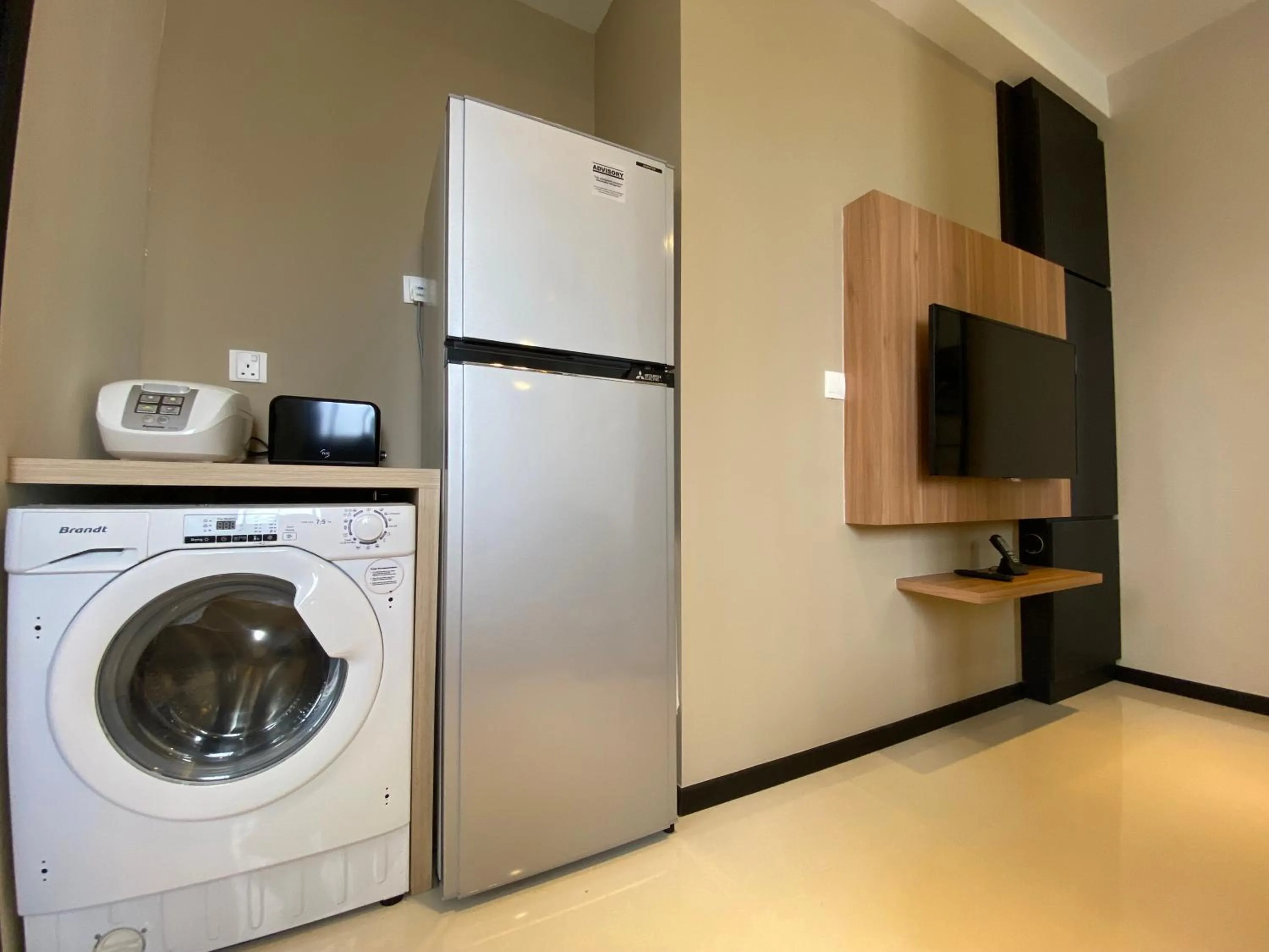 Kitchen or kitchenette in Momentus Serviced Residences Novena