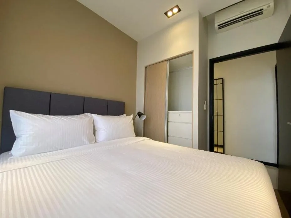 Bedroom in Momentus Serviced Residences Novena