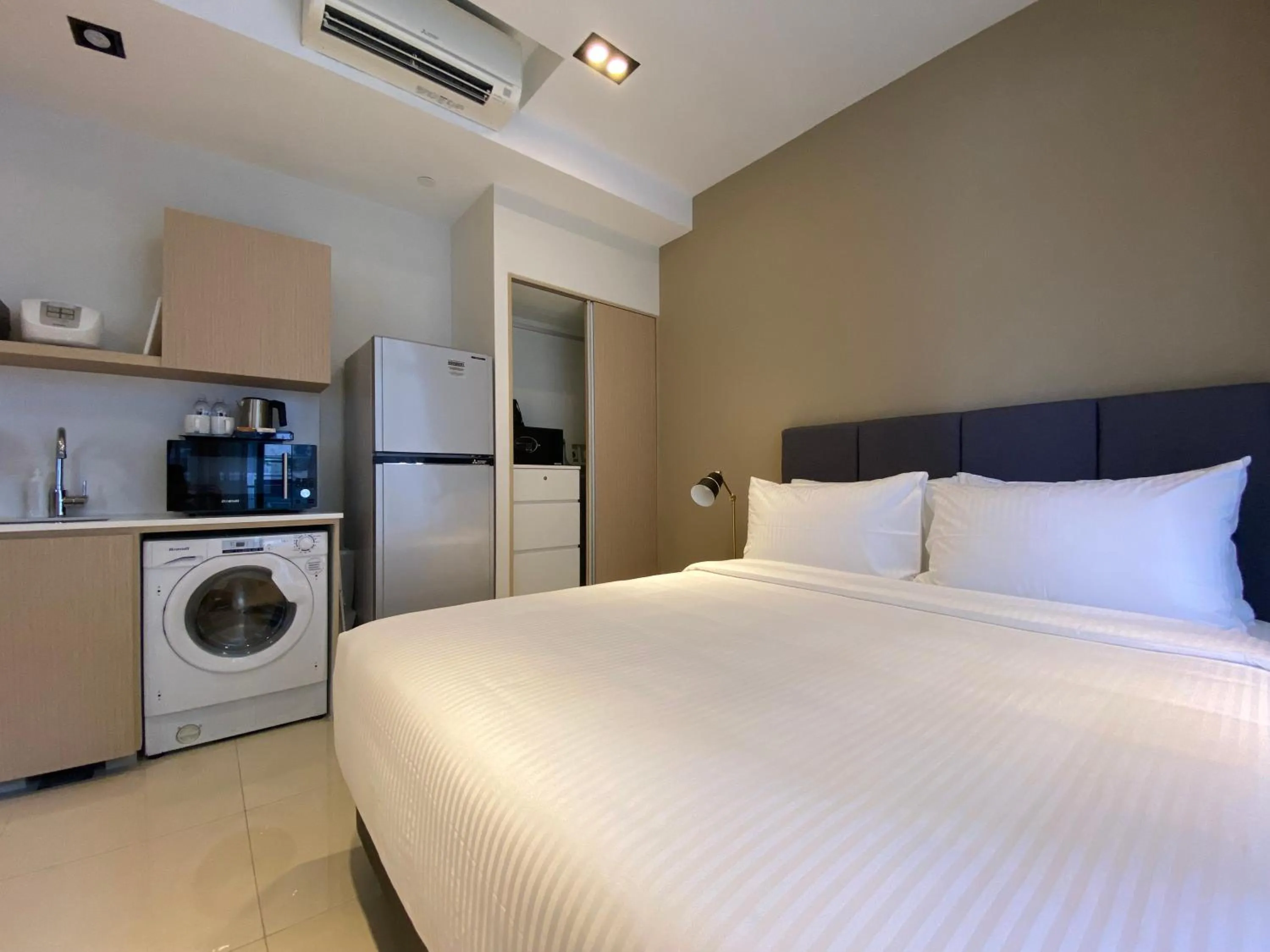 Bedroom in Momentus Serviced Residences Novena