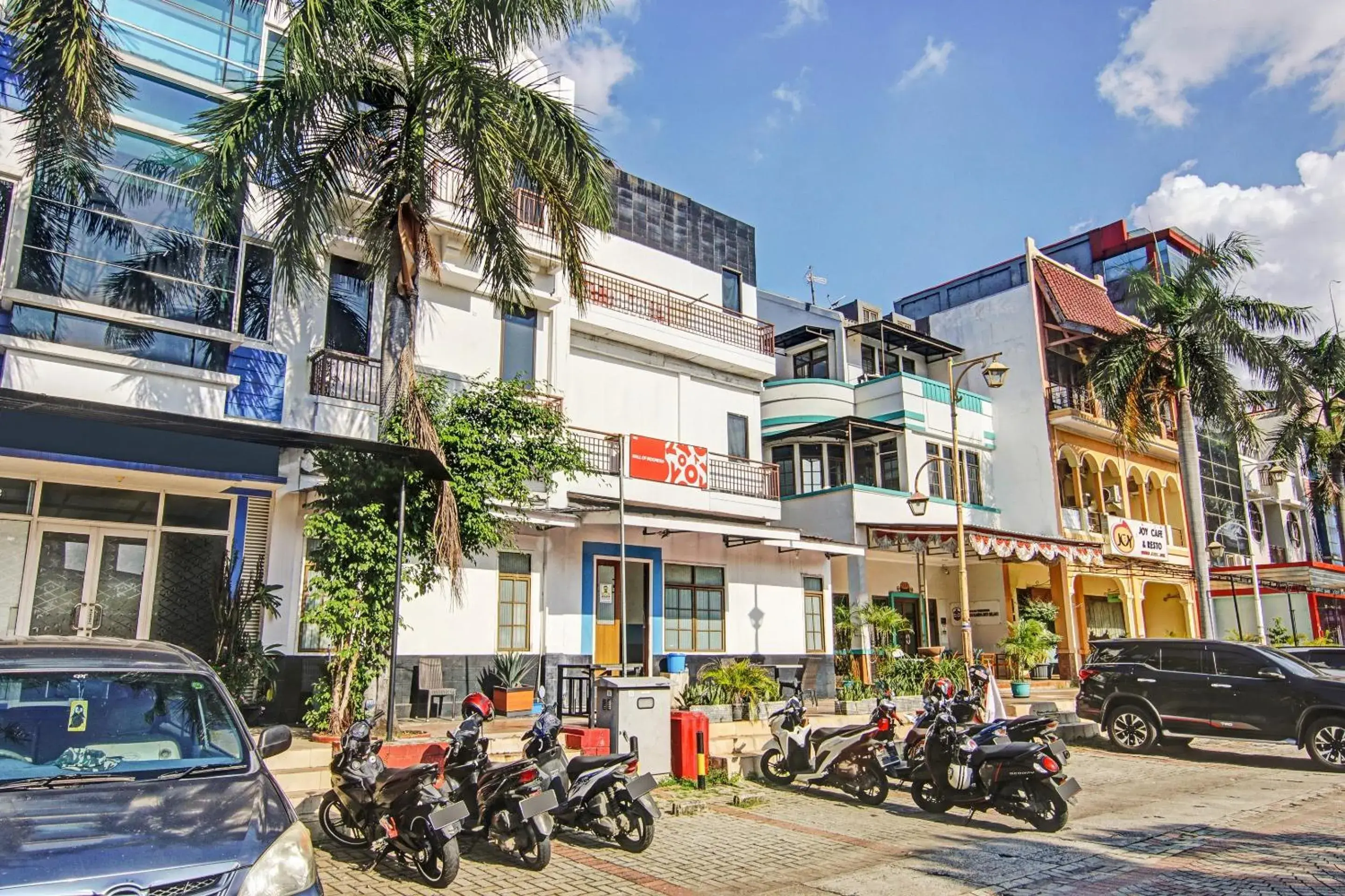 Facade/entrance in Hotel O Mall Of Indonesia Facade/entrance in Hotel O Mall Of Indonesia