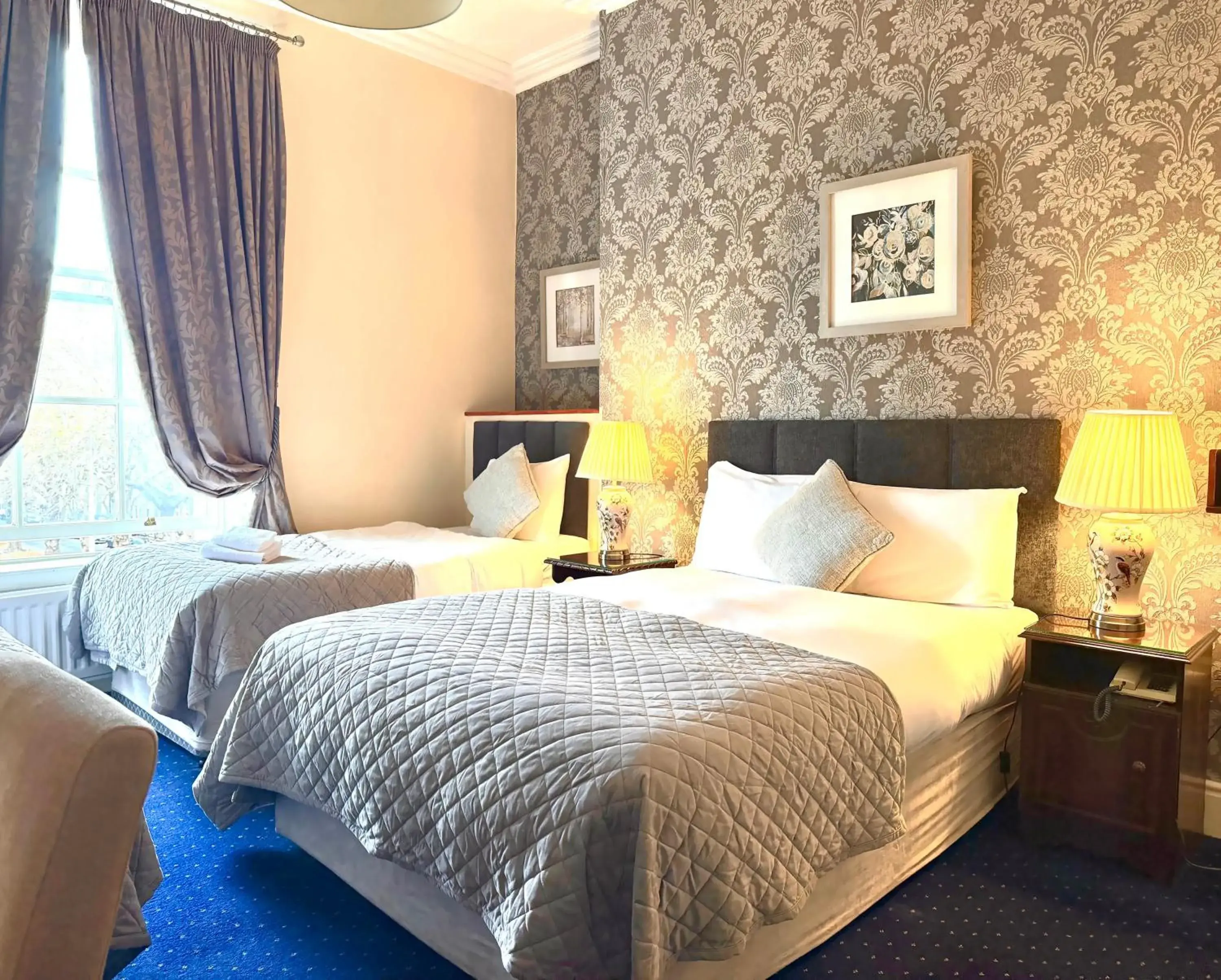 Double/Single Room in Fitzwilliam Townhouse Double/Single Room in Fitzwilliam Townhouse