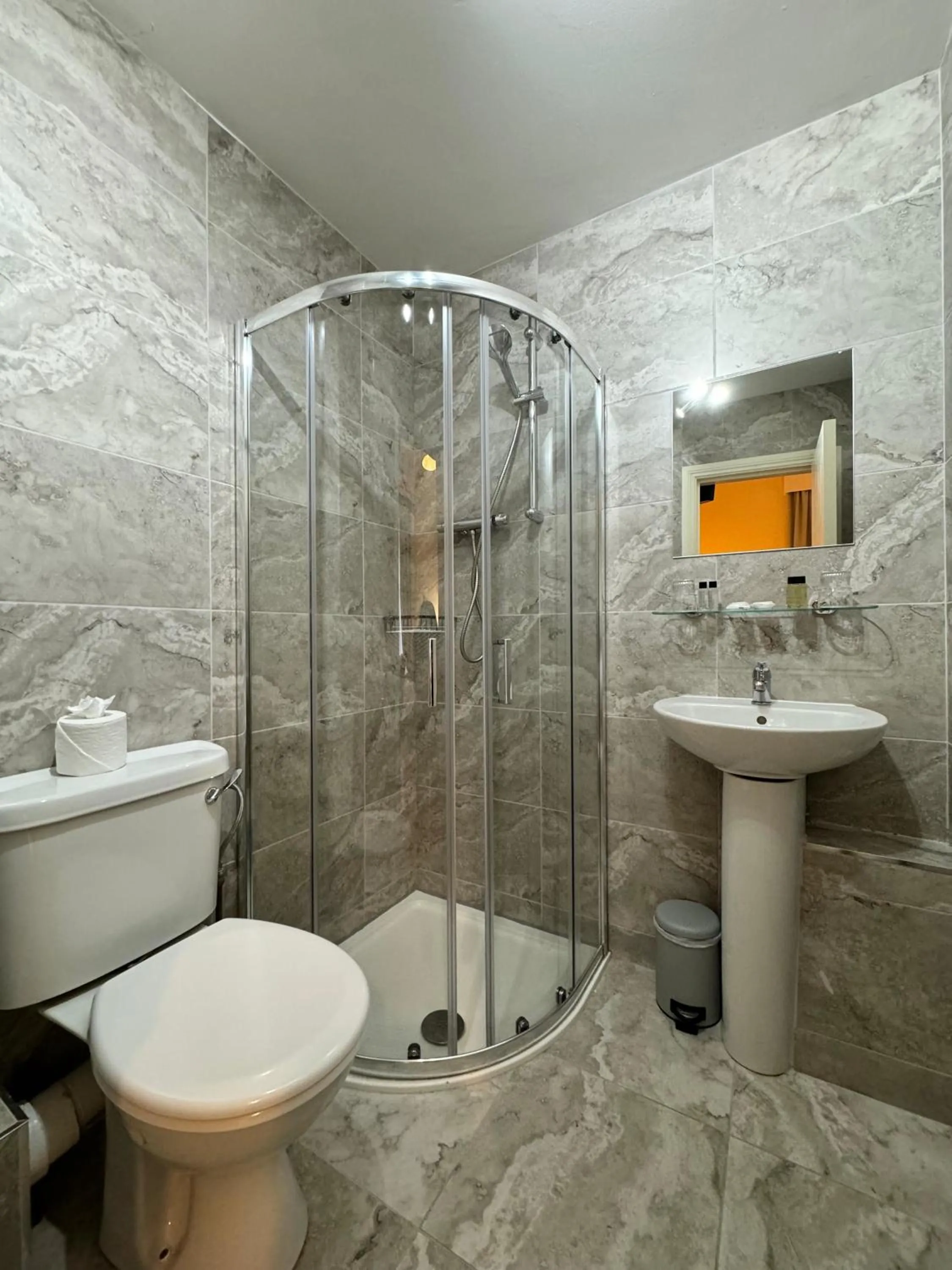 Bathroom in Fitzwilliam Townhouse