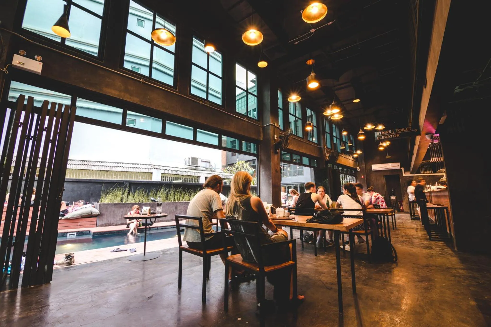 Lounge or bar in BED STATION Hostel Khaosan