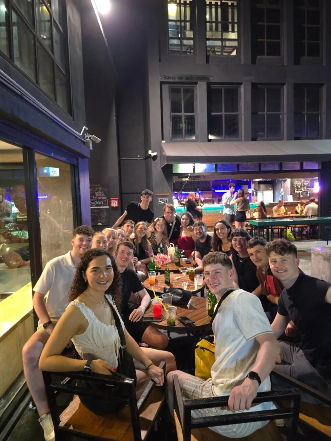 Restaurant/places to eat in BED STATION Hostel Khaosan