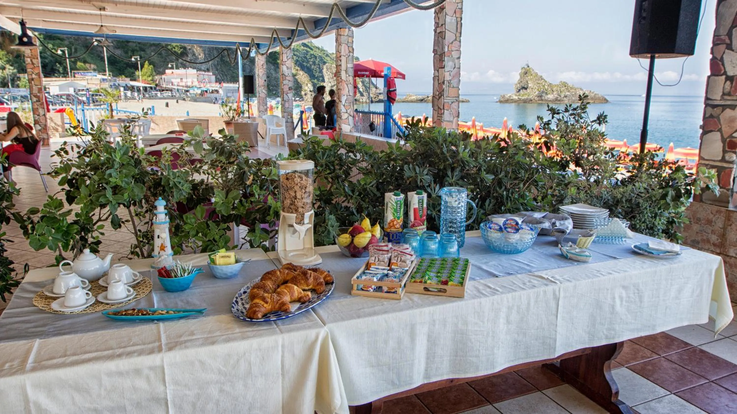 Buffet breakfast in La Tonnara B&B