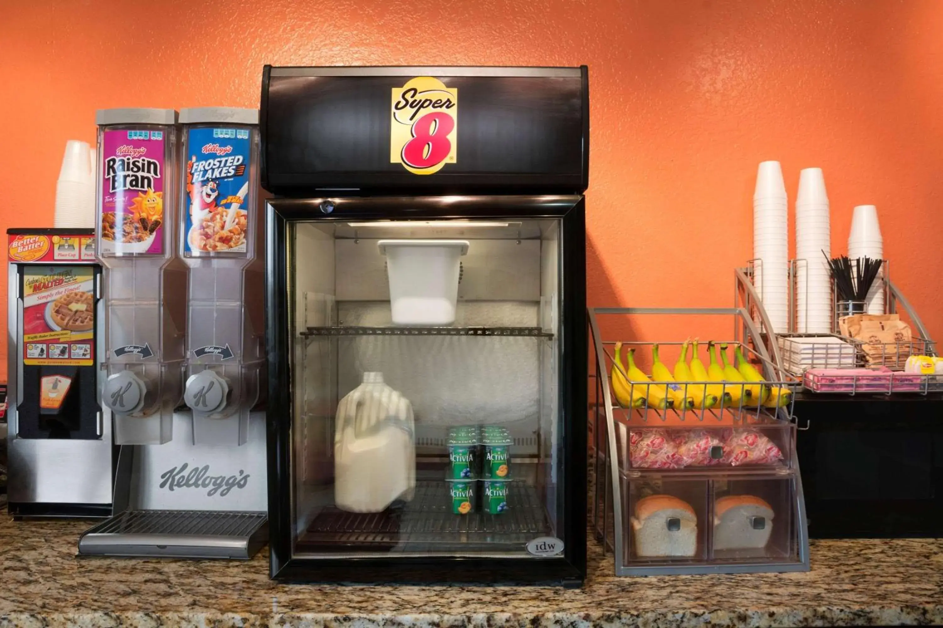 Restaurant/places to eat in Super 8 by Wyndham Charlotte University Restaurant/places to eat in Super 8 by Wyndham Charlotte University