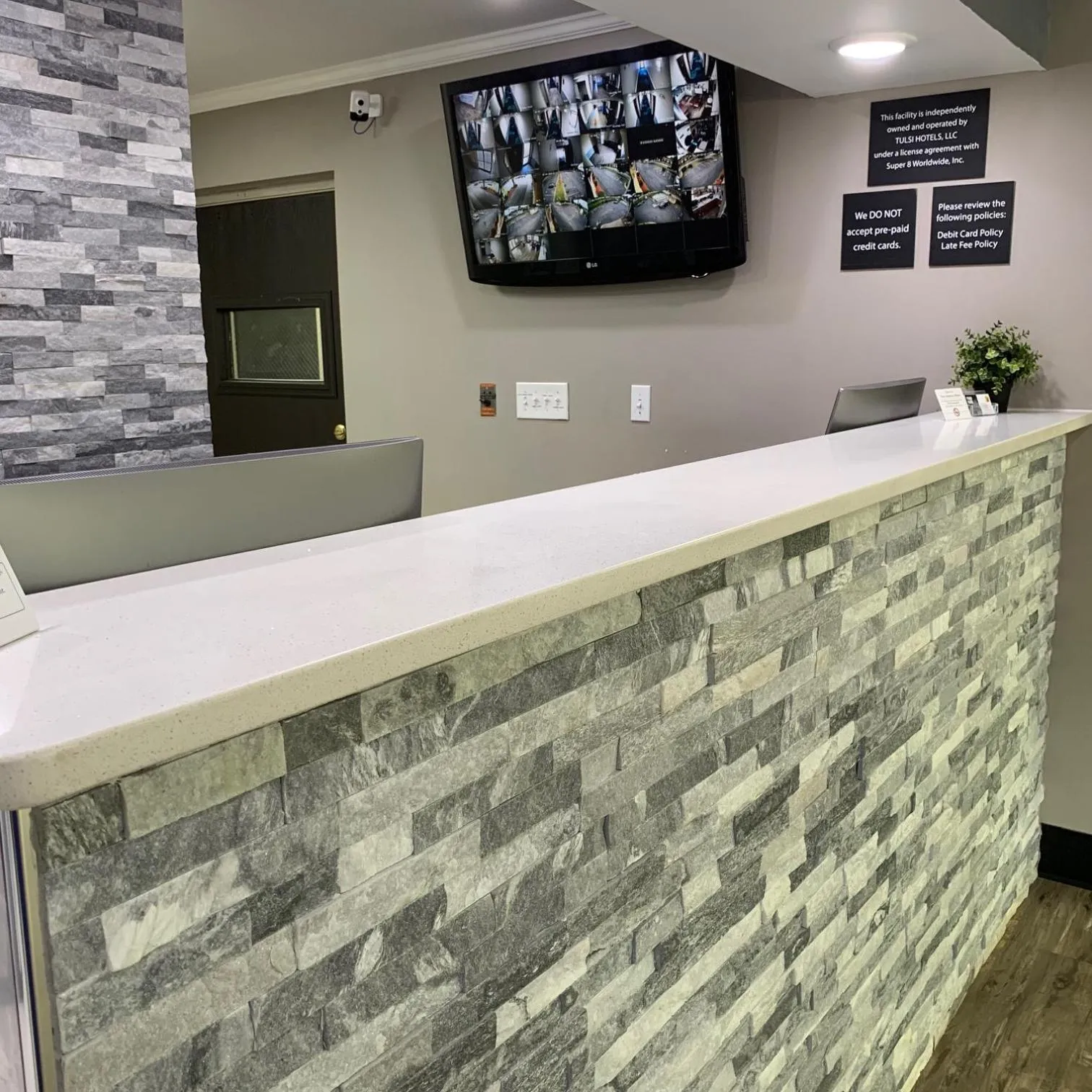 Lobby or reception in Super 8 by Wyndham Charlotte University