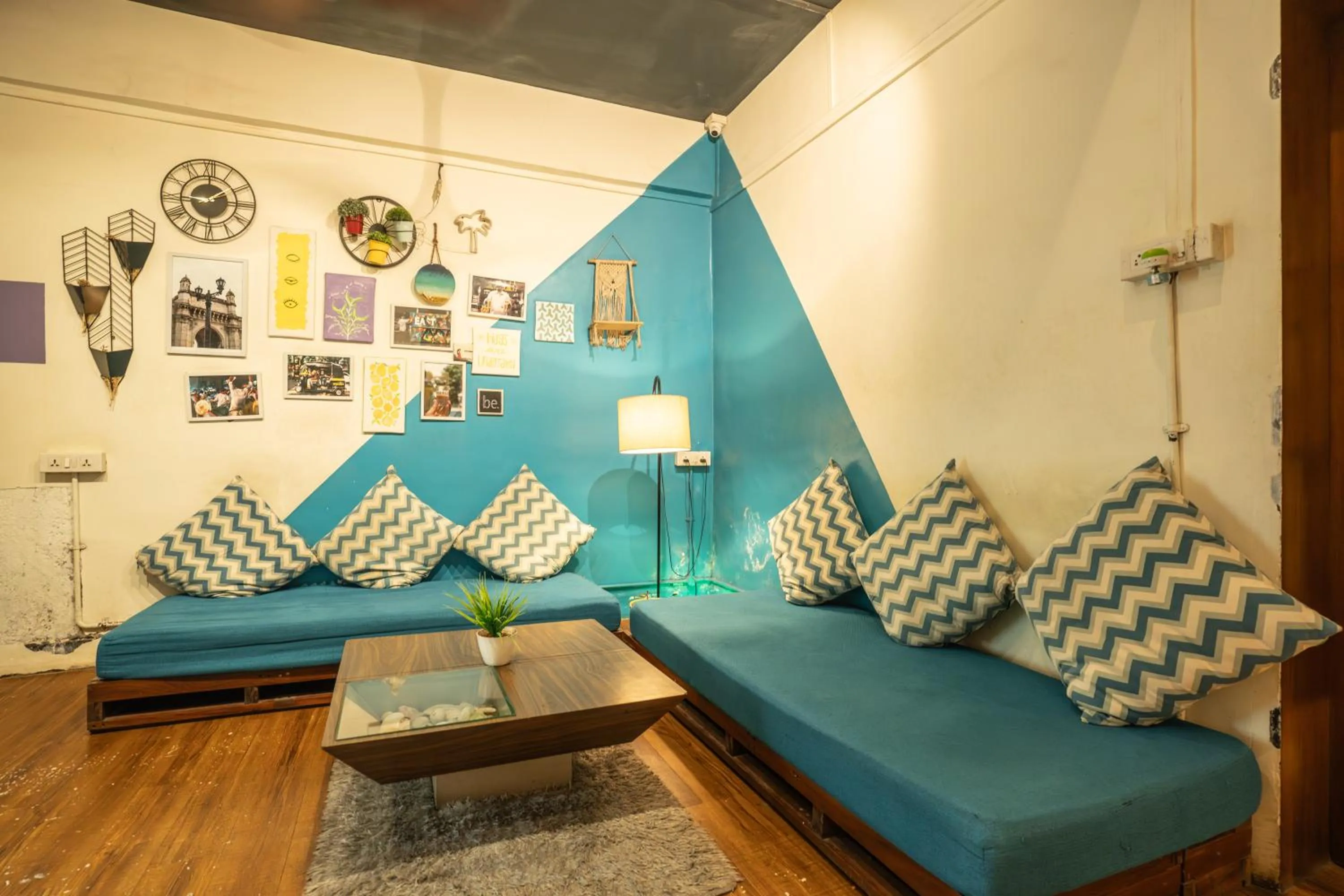 Locomo Hostel OG - Stay Work Eat