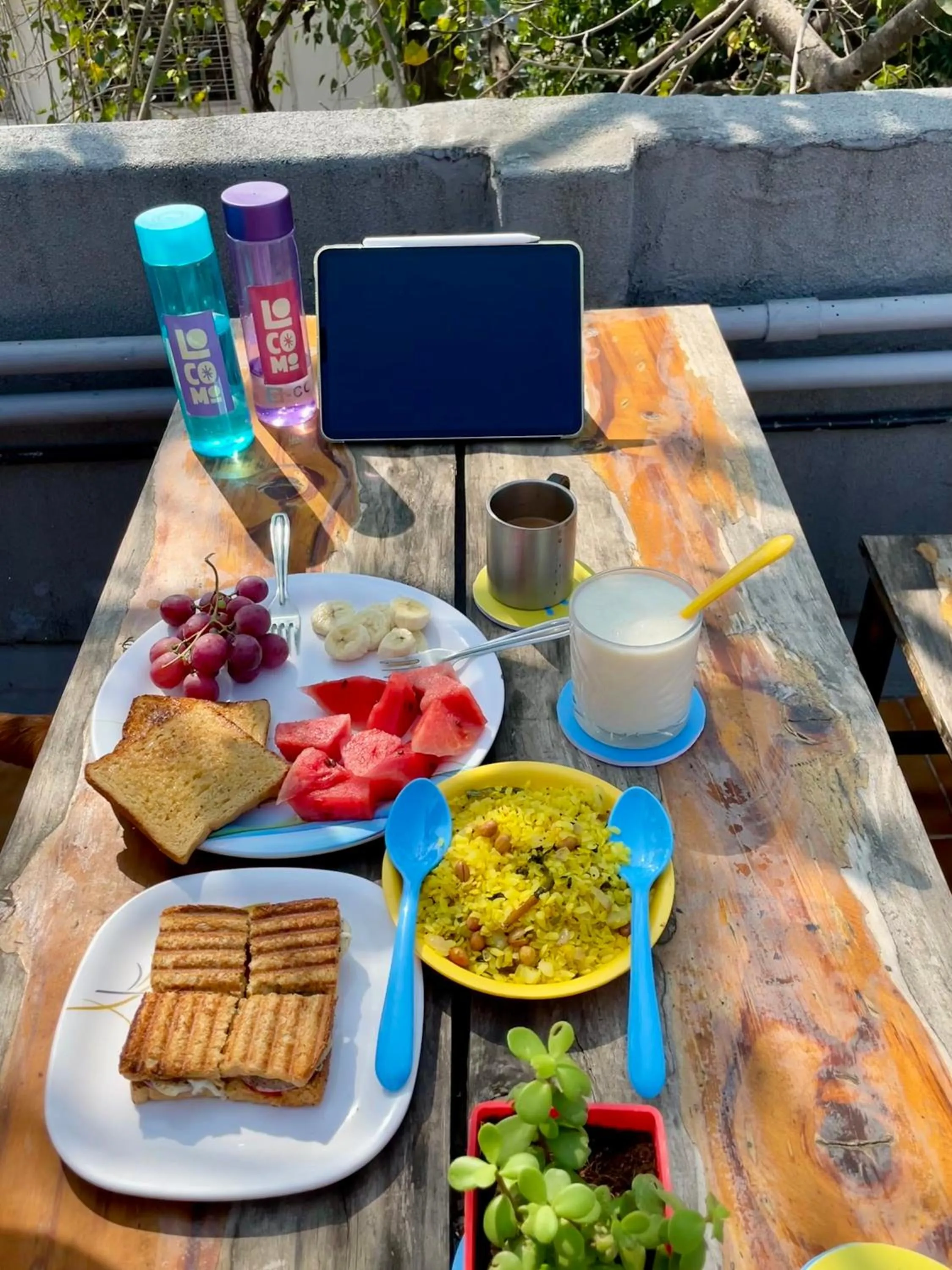 Breakfast in Locomo Hostel OG - Stay Work Eat