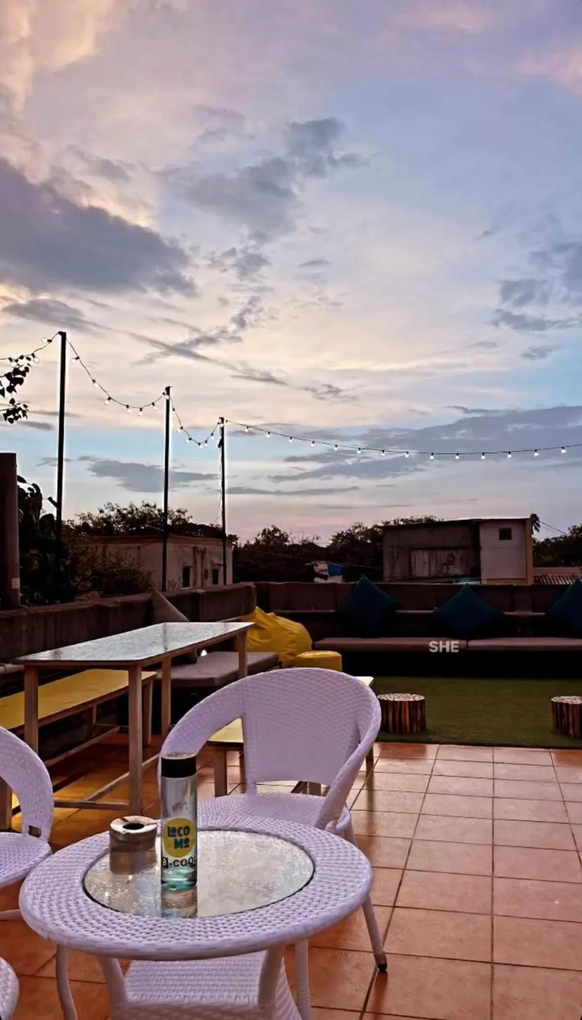 Day in Locomo Hostel OG - Stay Work Eat