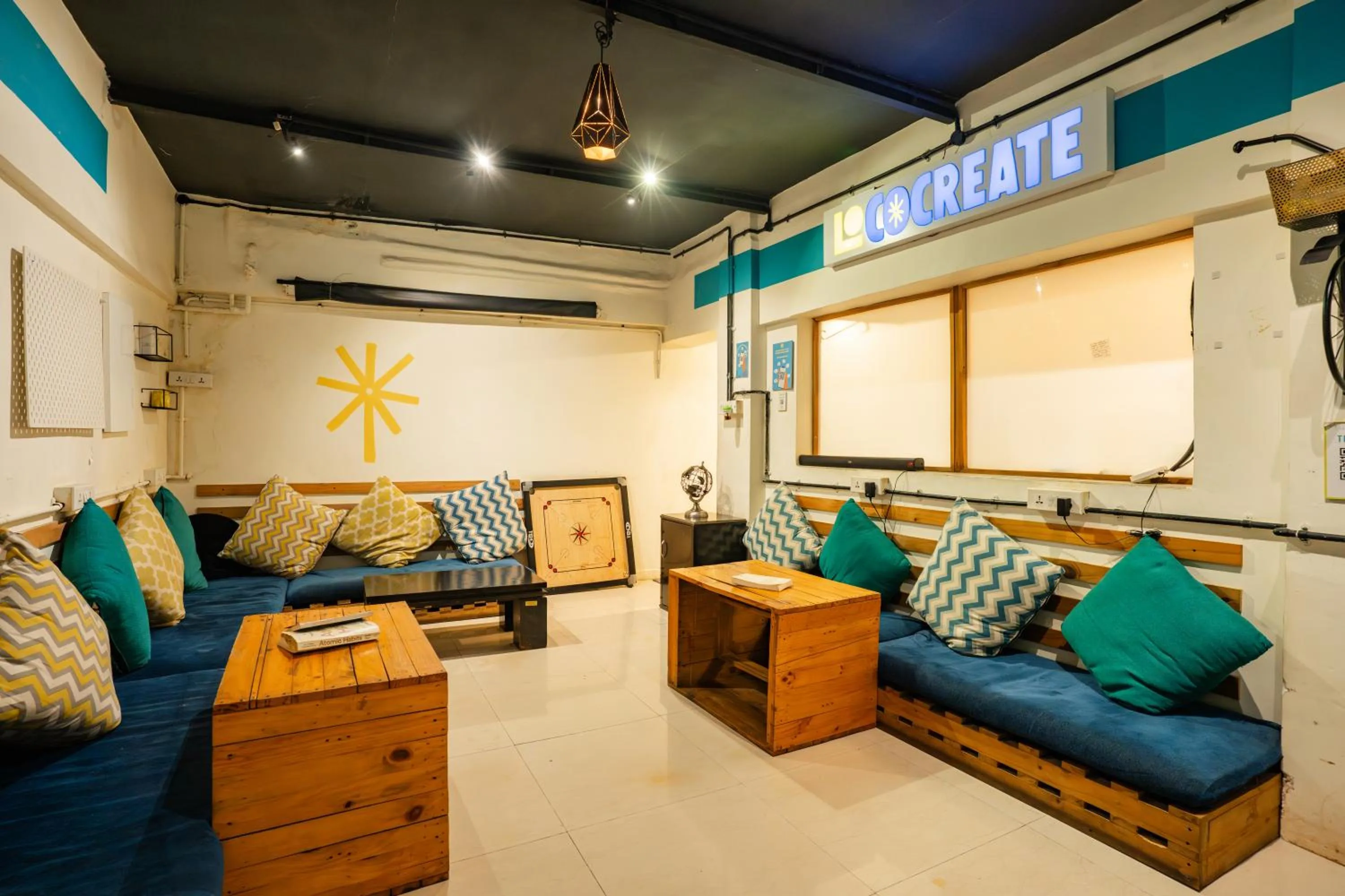 Locomo Hostel OG - Stay Work Eat