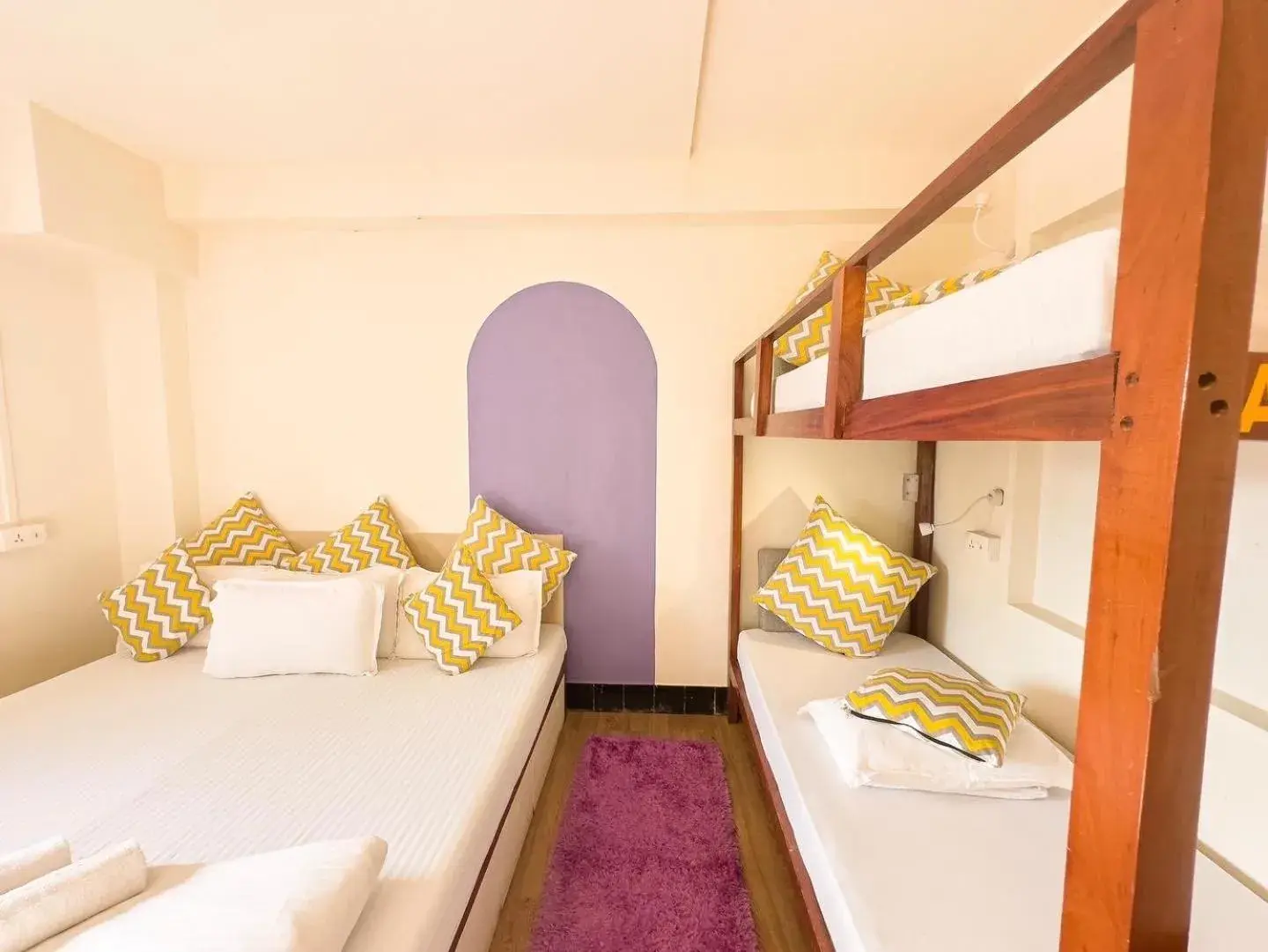 Locomo Hostel OG - Stay Work Eat Locomo Hostel OG - Stay Work Eat