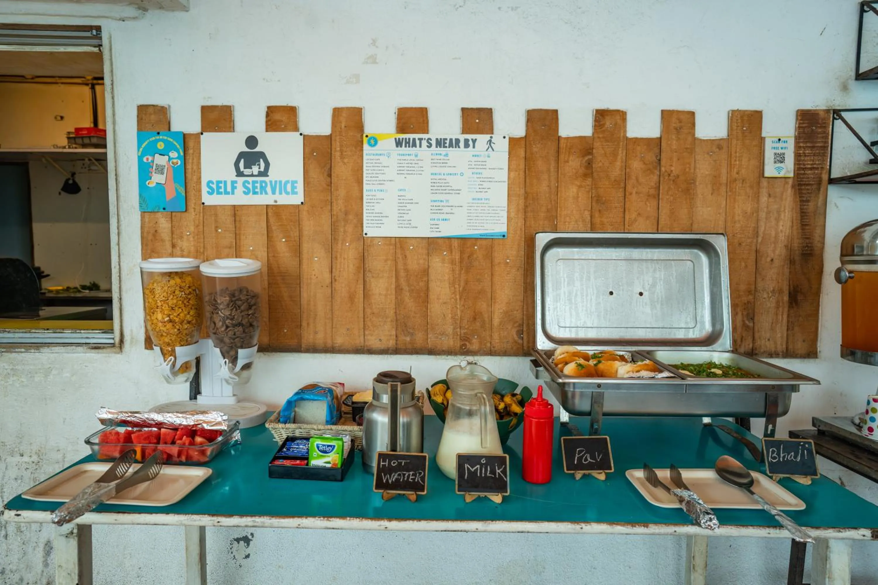 Locomo Hostel OG - Stay Work Eat