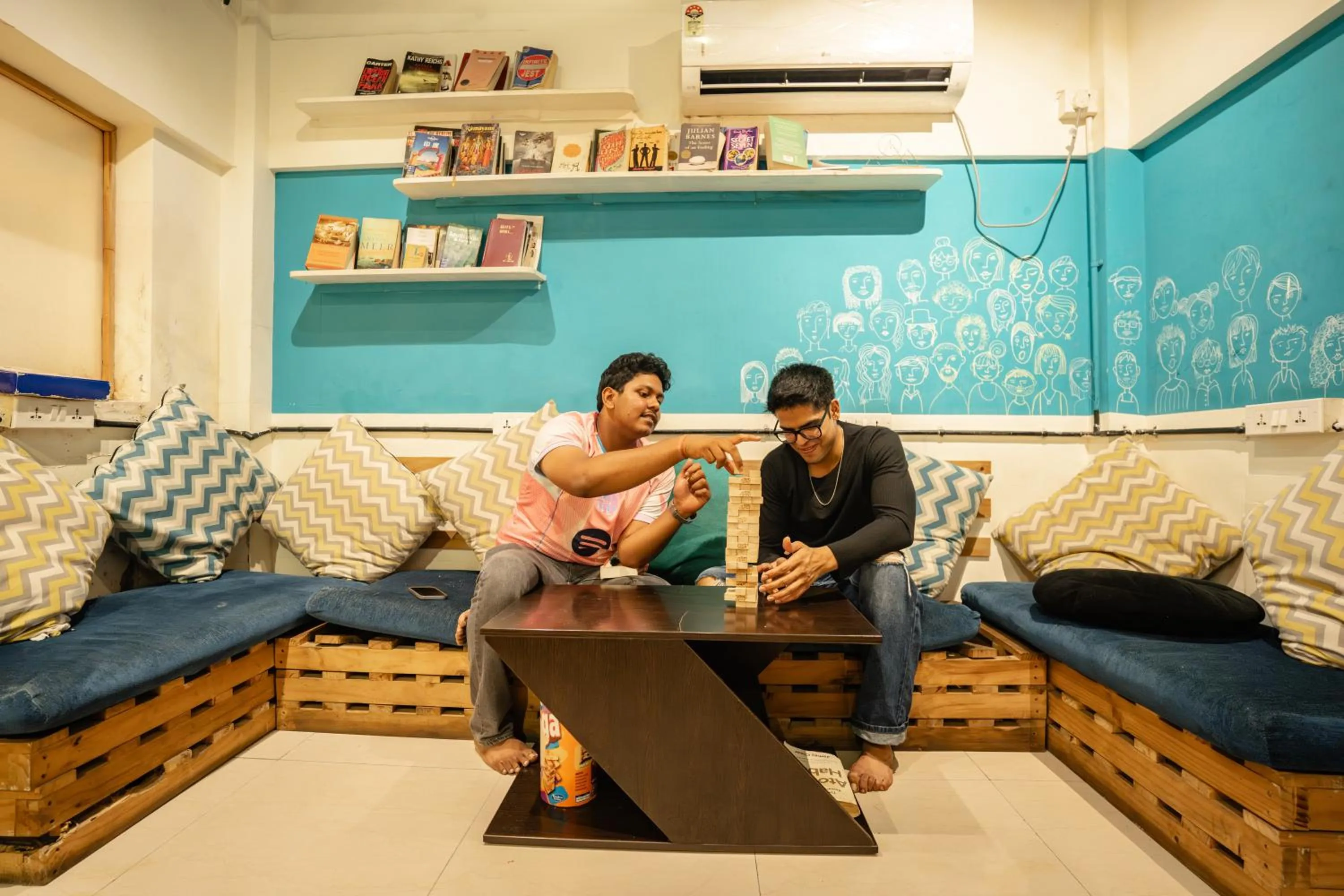 Locomo Hostel OG - Stay Work Eat