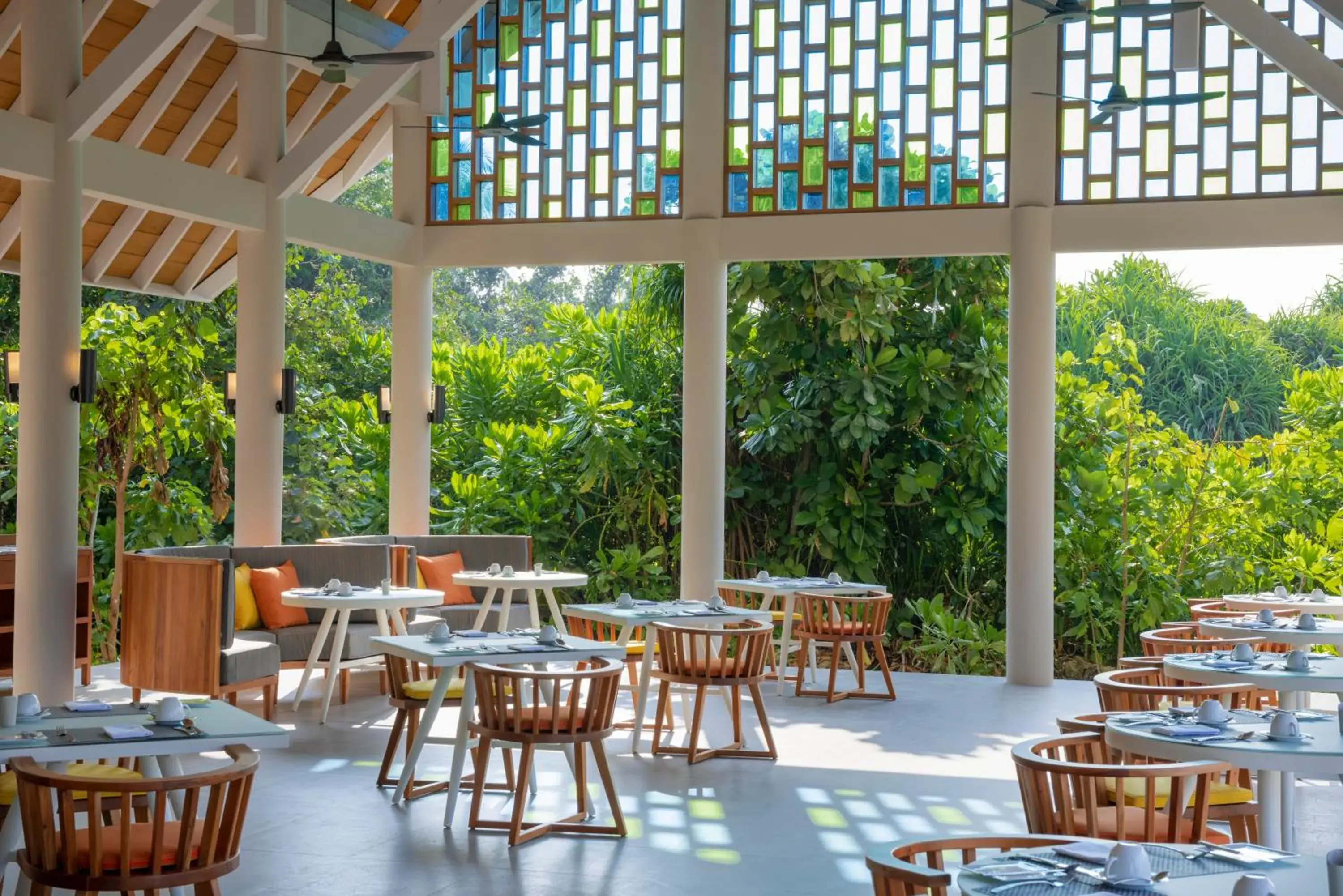 Restaurant/places to eat in Emerald Faarufushi Resort & Spa - Deluxe All Inclusive Restaurant/places to eat in Emerald Faarufushi Resort & Spa - Deluxe All Inclusive