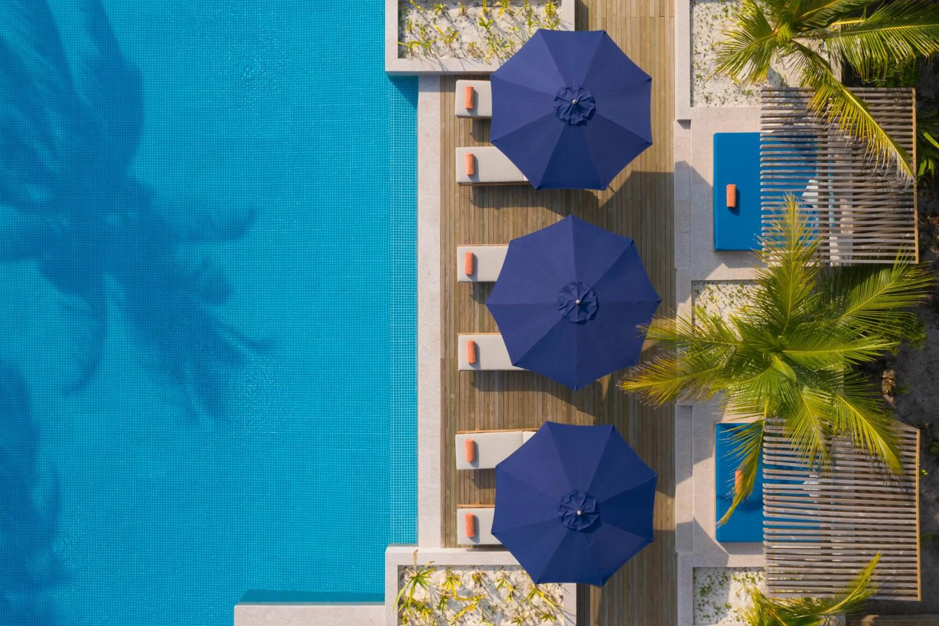 Day in Emerald Faarufushi Resort & Spa - Deluxe All Inclusive