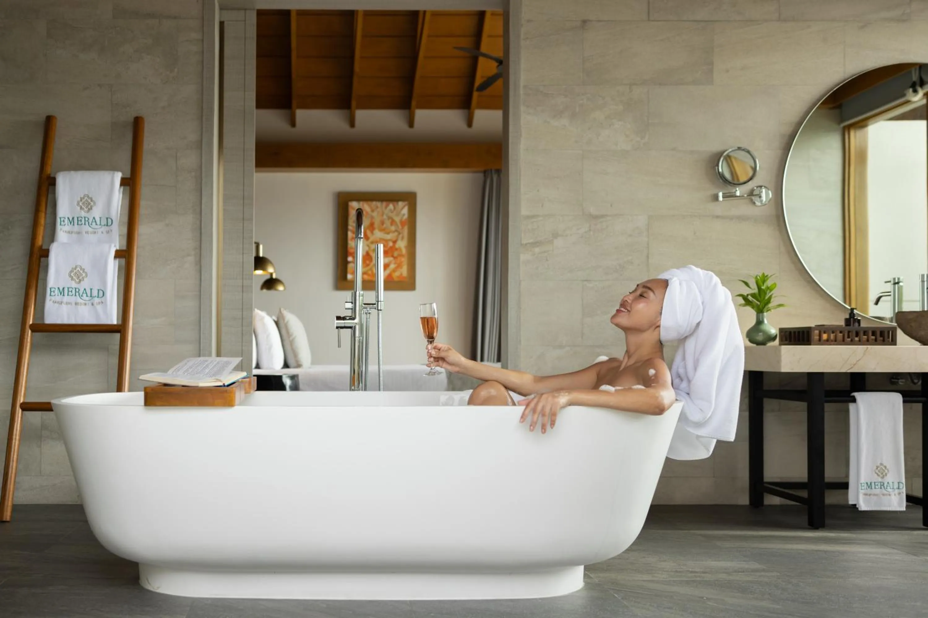 Bath in Emerald Faarufushi Resort & Spa - Deluxe All Inclusive