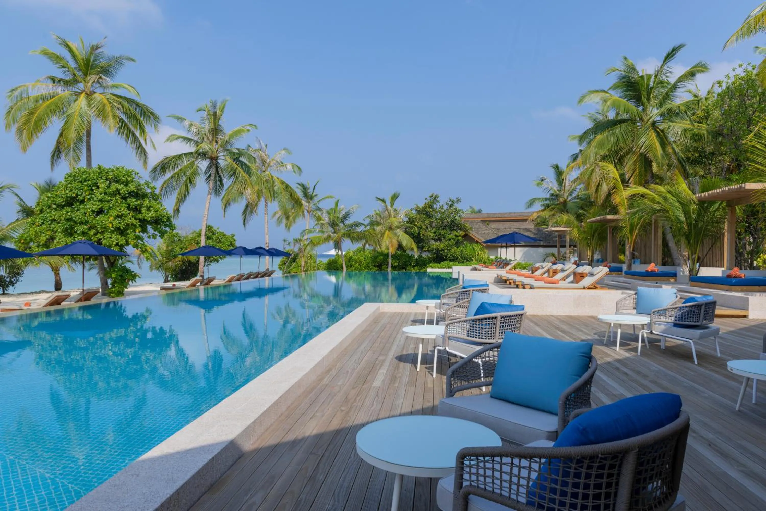 Day in Emerald Faarufushi Resort & Spa - Deluxe All Inclusive