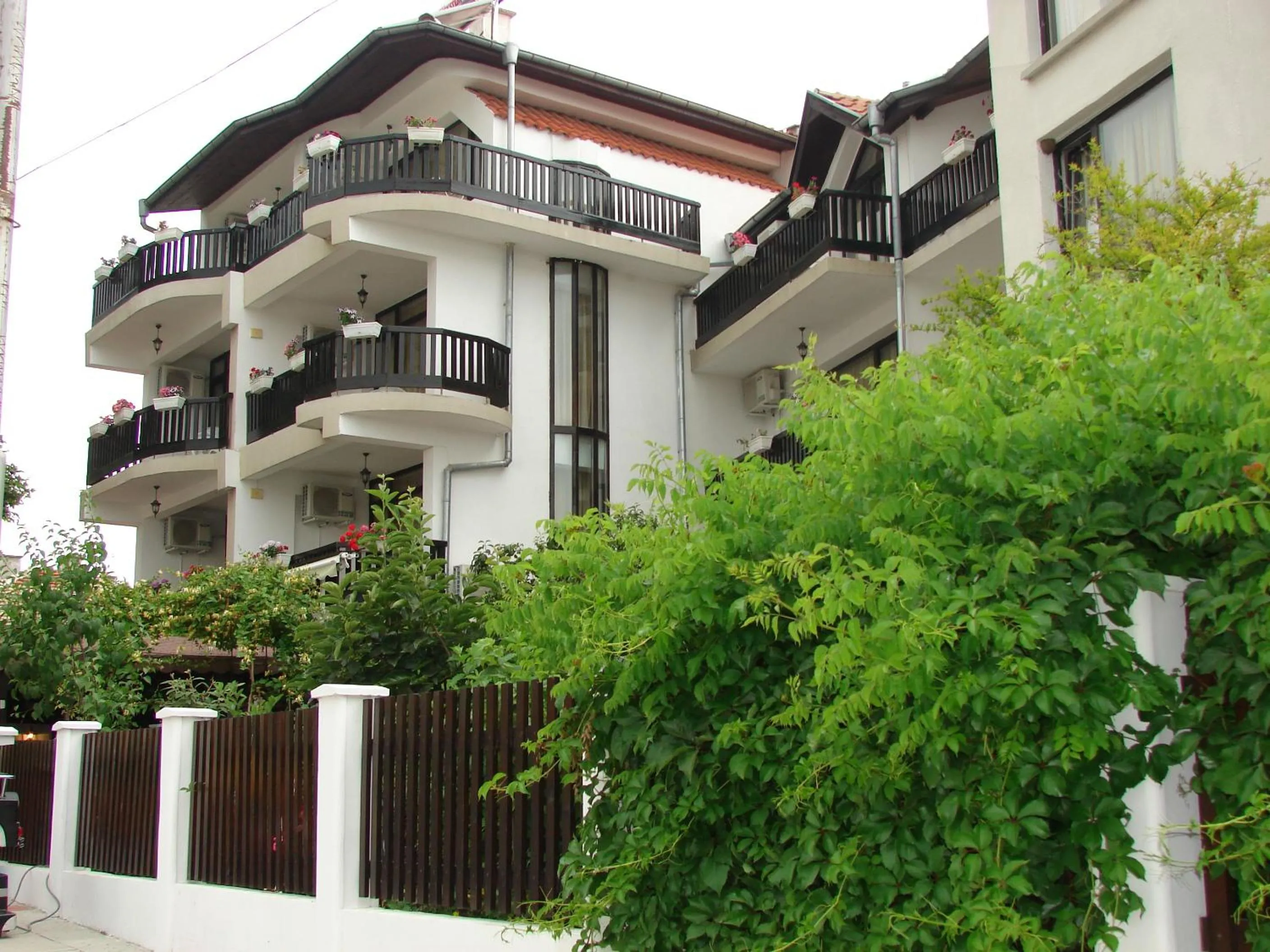 Facade/entrance in Guest House Starata Kushta