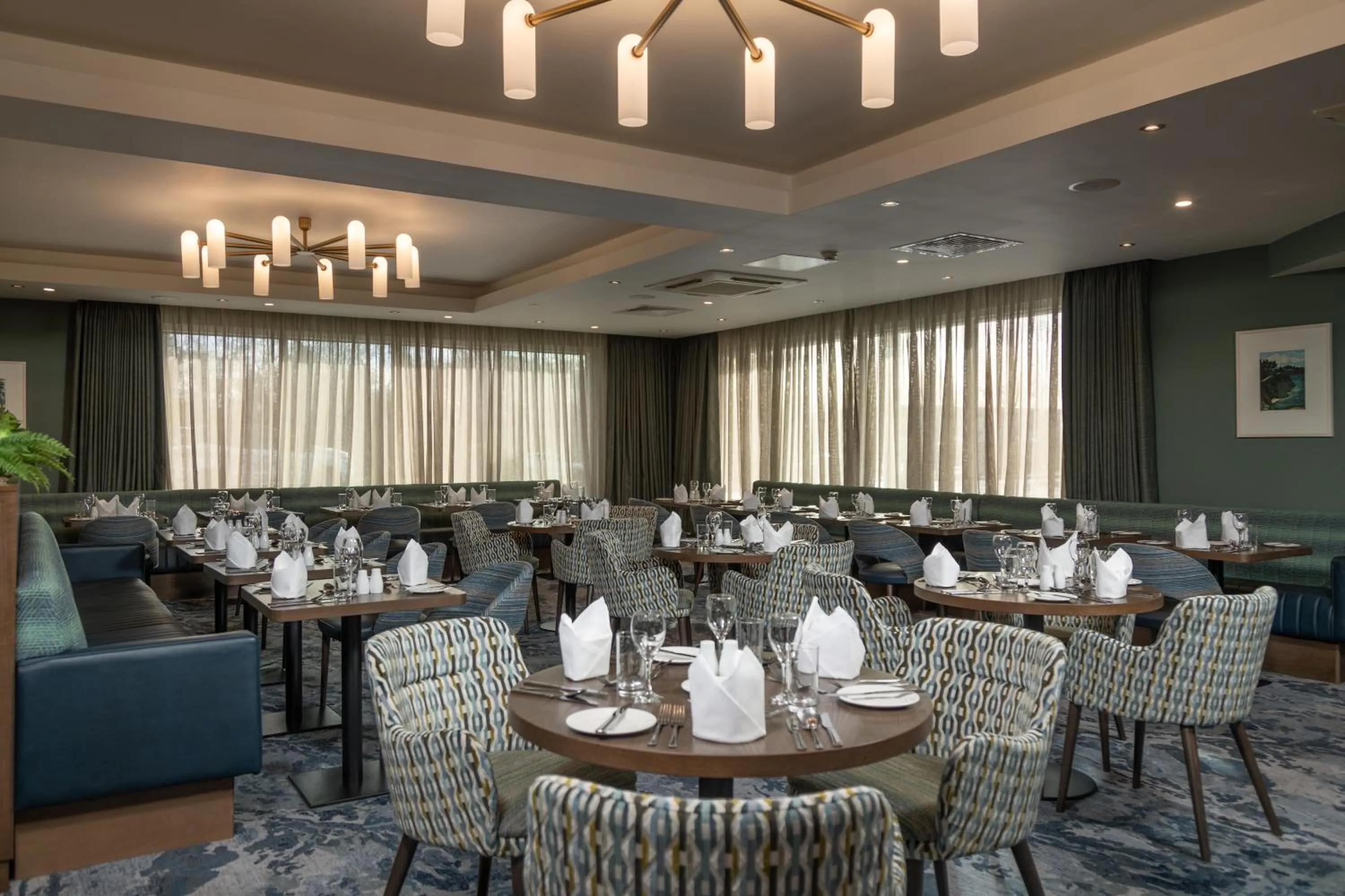 Restaurant/places to eat in McWilliam Park Hotel