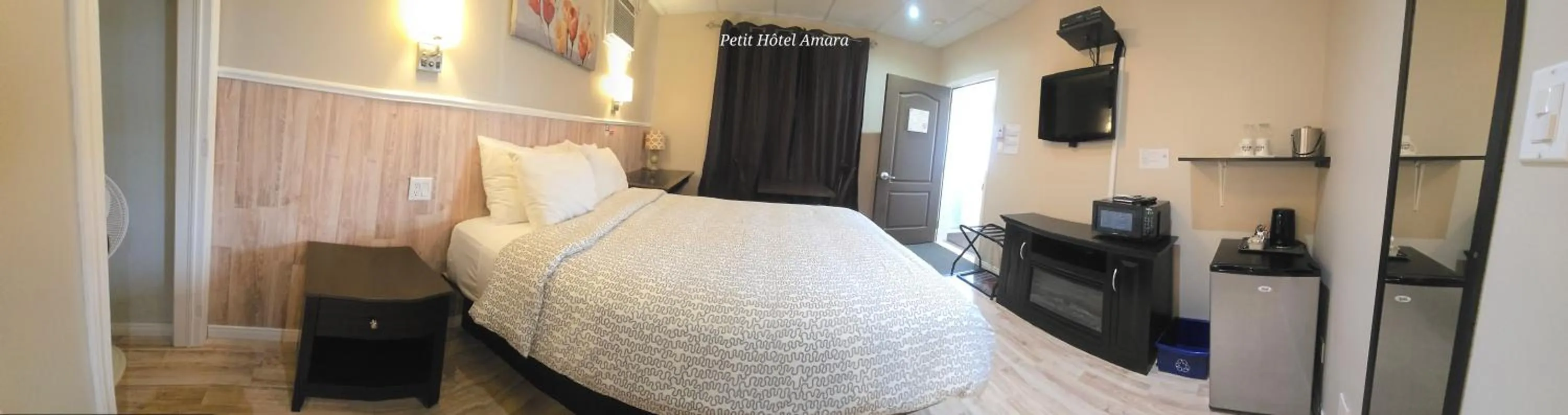 Photo of the whole room, Bed in Petit Hôtel Amara