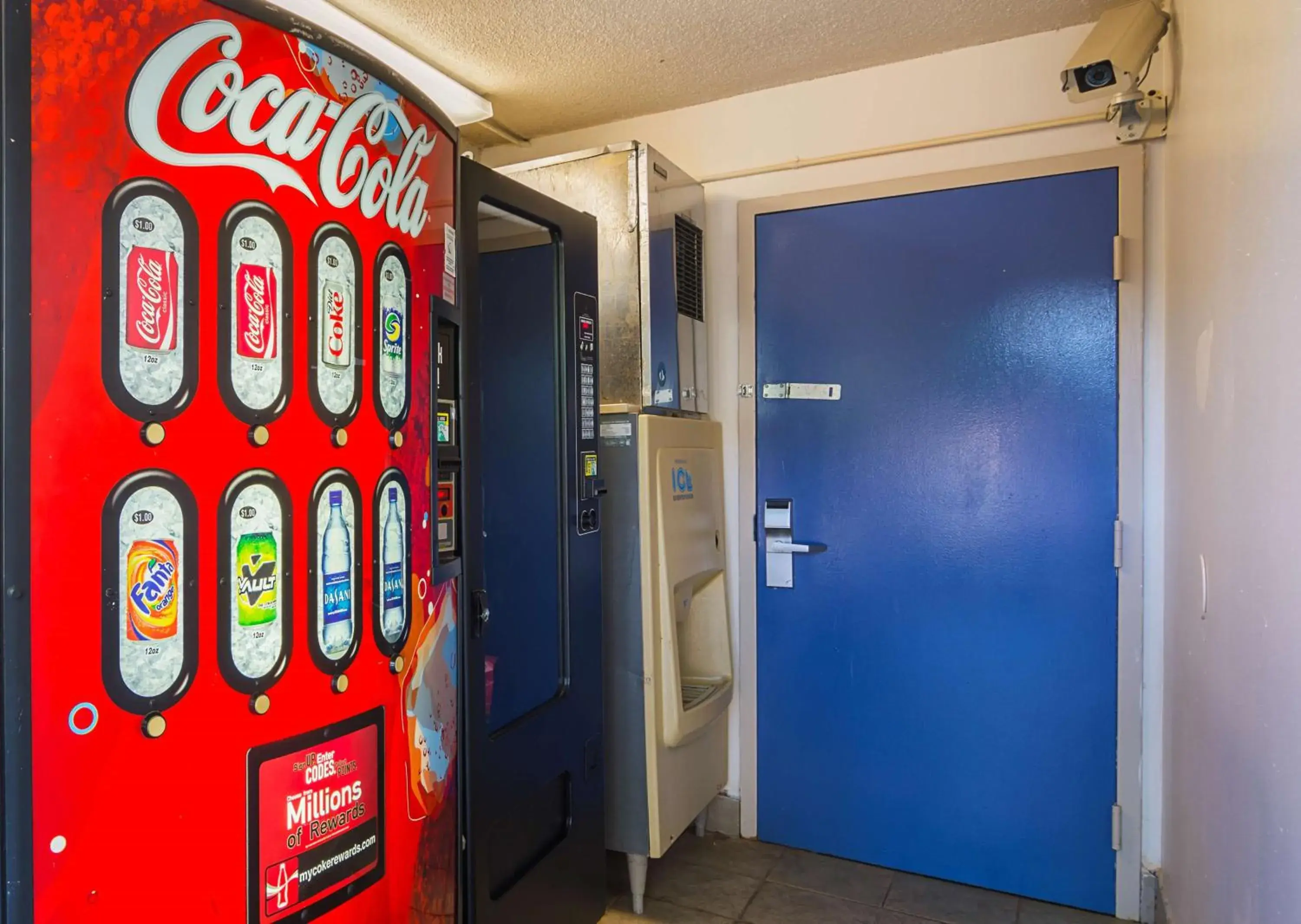 vending machine in Motel 6-Newnan, GA