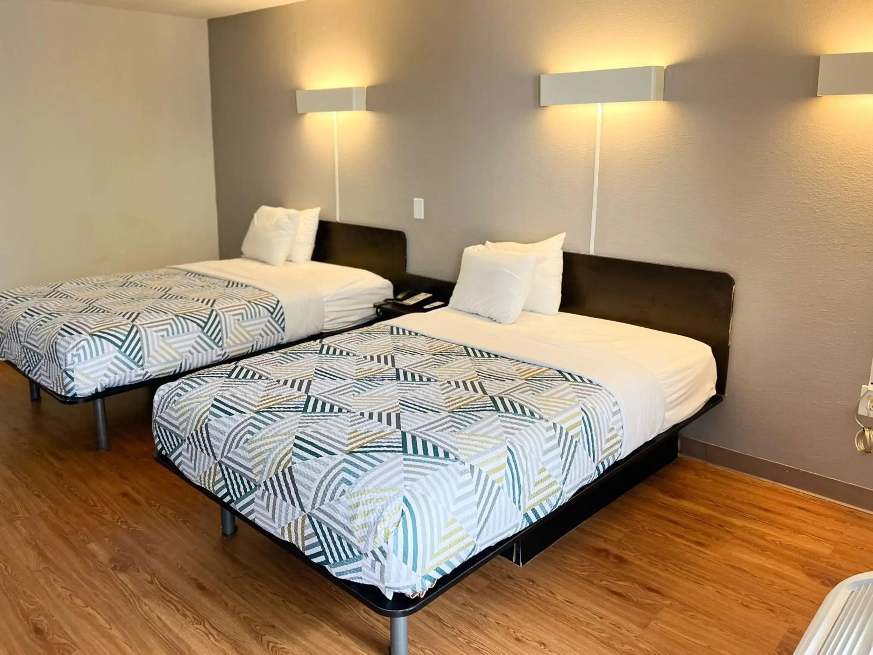 Bedroom, Bed in Motel 6-Newnan, GA Bedroom, Bed in Motel 6-Newnan, GA