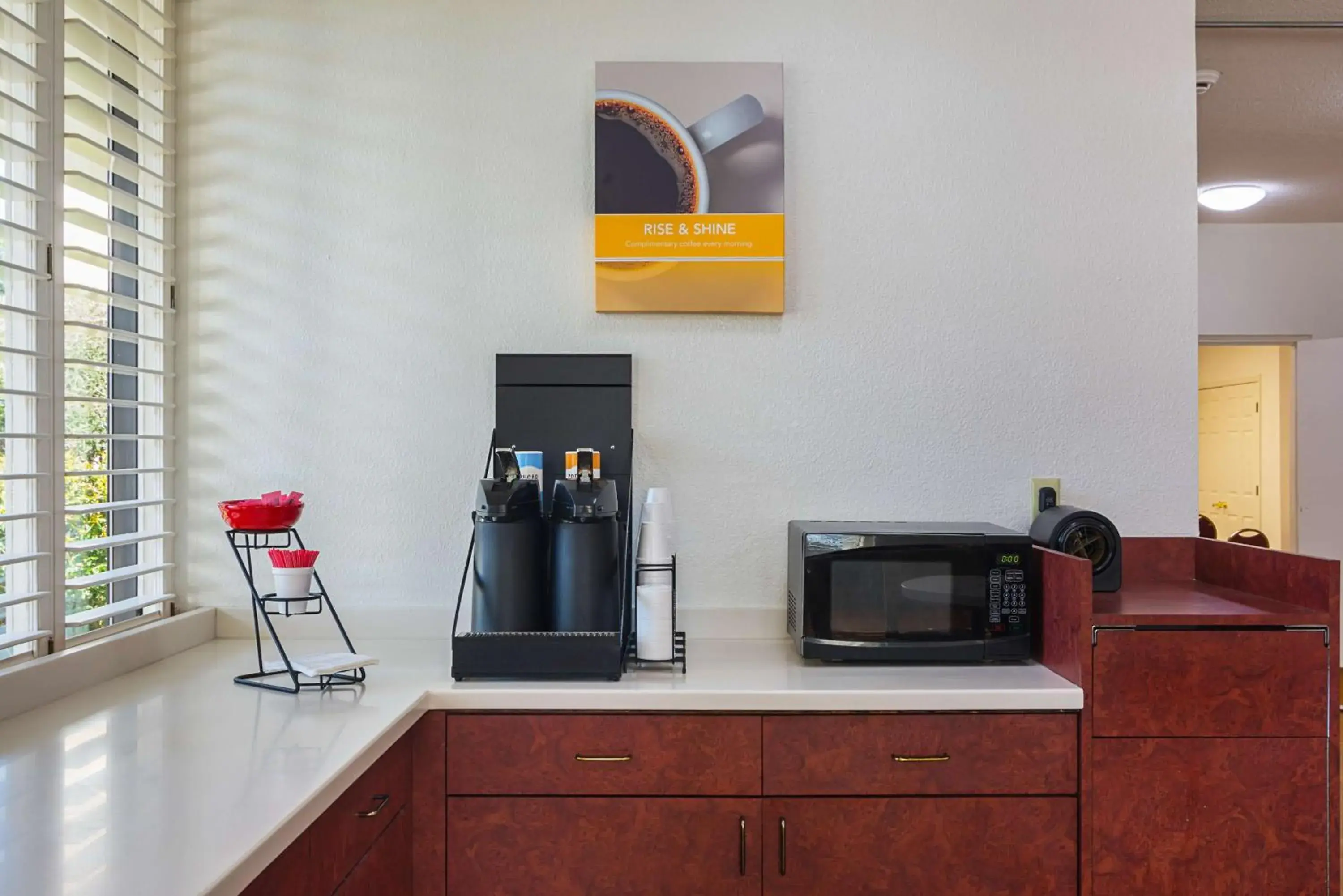 Coffee/tea facilities, Kitchen/Kitchenette in Motel 6-Newnan, GA