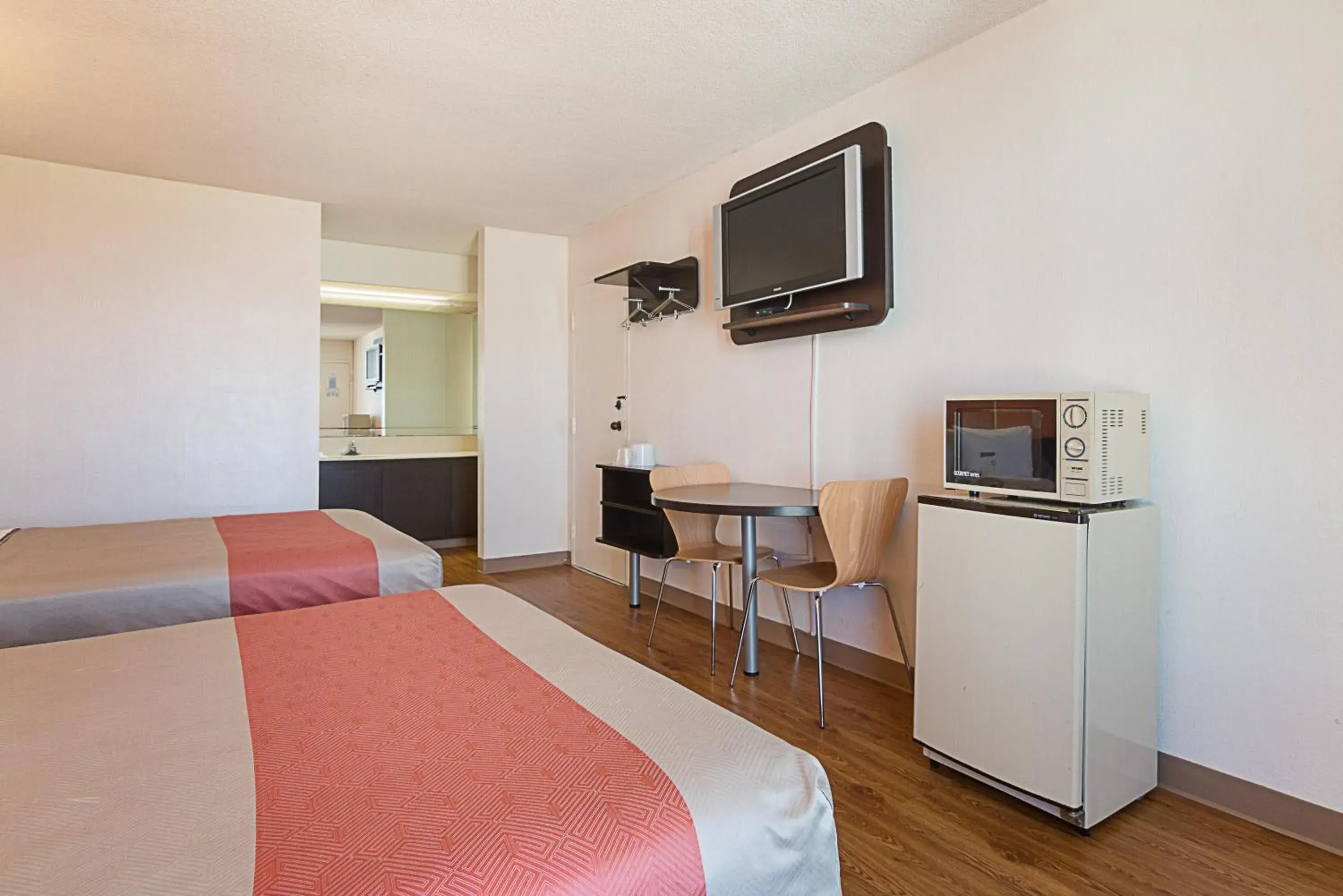 Bedroom, Bed in Motel 6-Newnan, GA