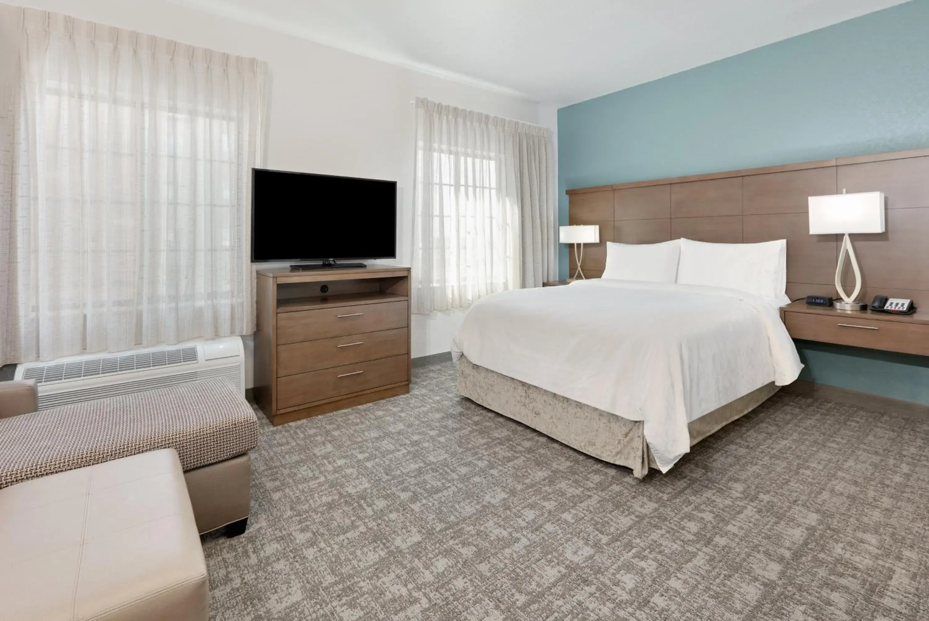 Photo of the whole room, Bed in Staybridge Suites San Antonio - Schertz by IHG Photo of the whole room, Bed in Staybridge Suites San Antonio - Schertz by IHG