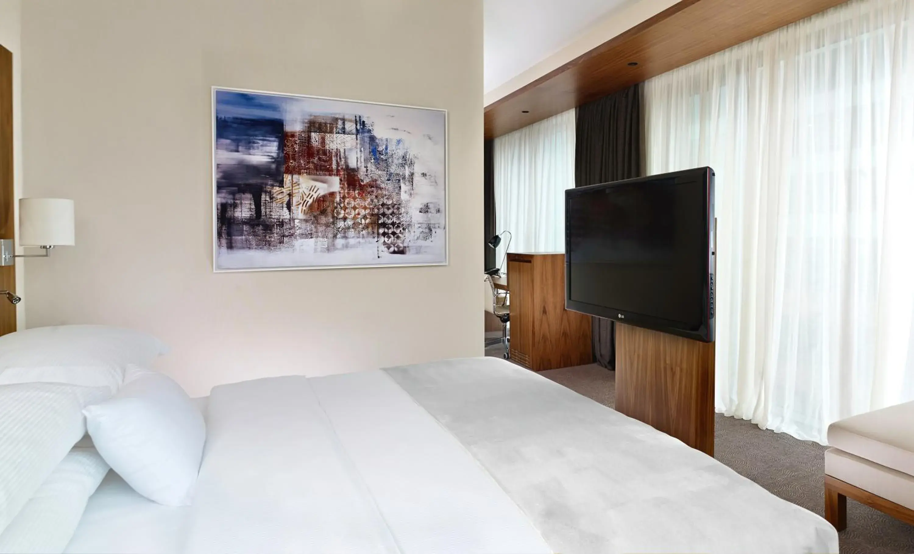 Bed in DoubleTree by Hilton Zagreb Bed in DoubleTree by Hilton Zagreb