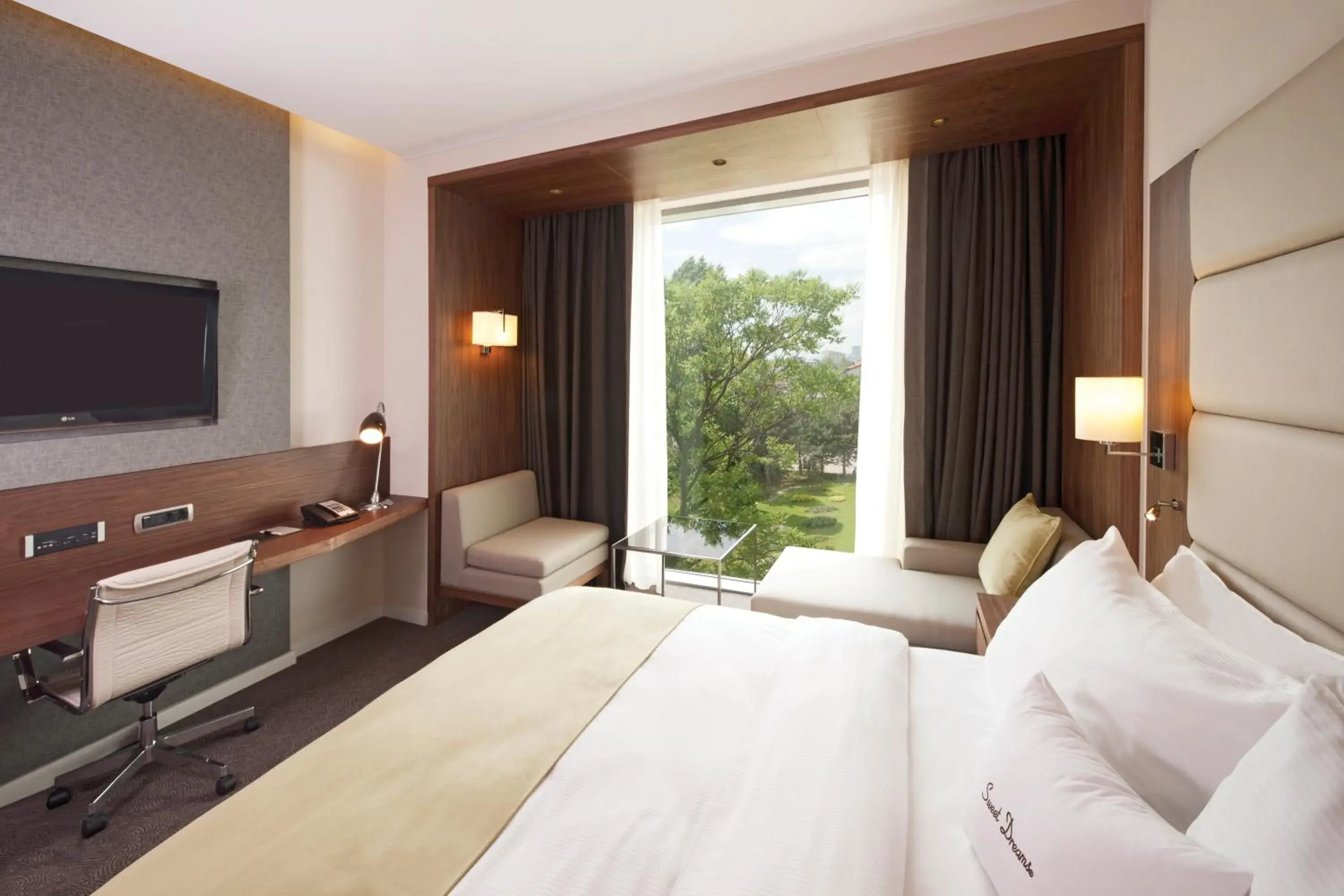 View (from property/room), Bed in DoubleTree by Hilton Zagreb View (from property/room), Bed in DoubleTree by Hilton Zagreb