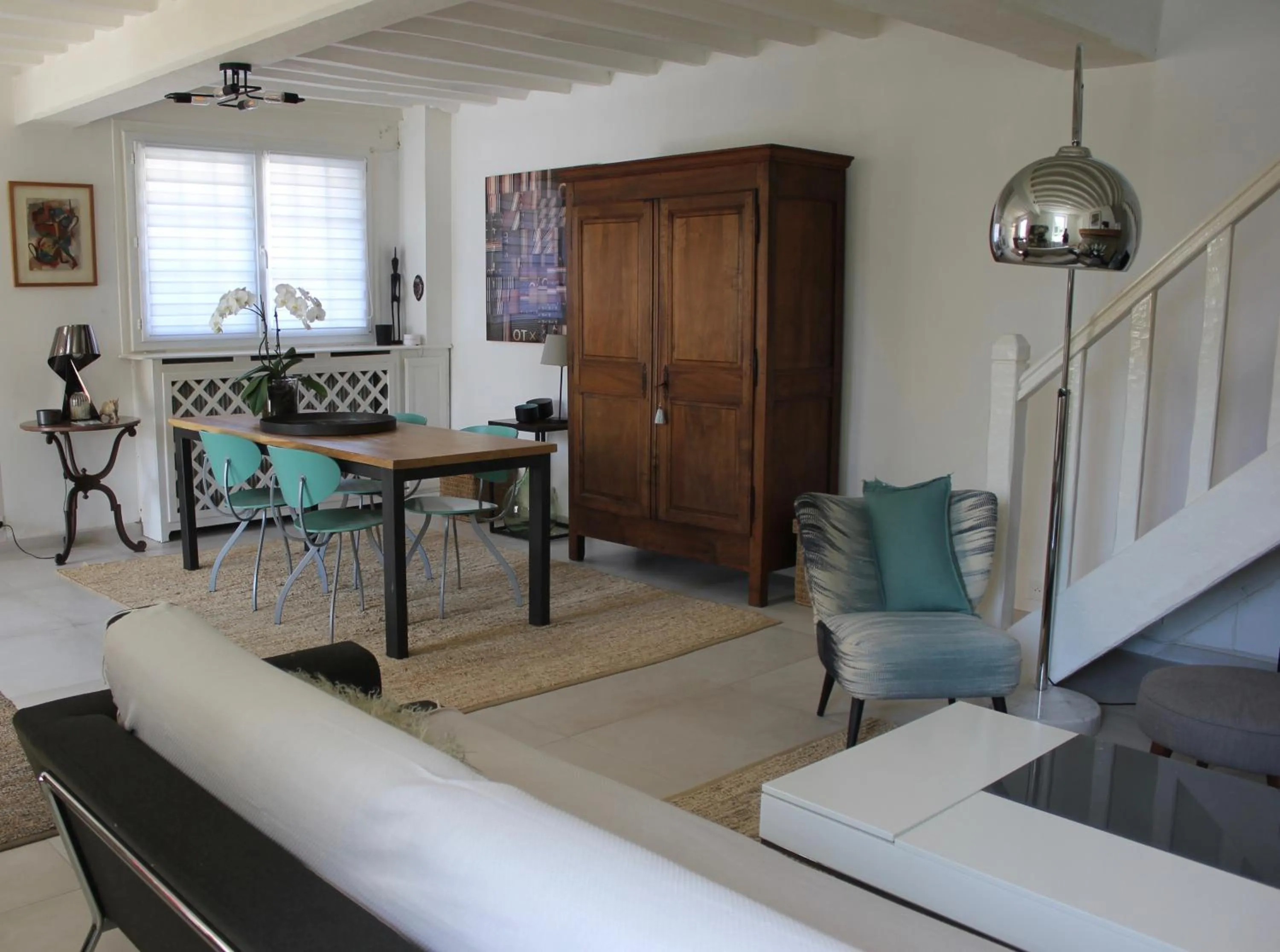 Property building in Le Chemin du Village