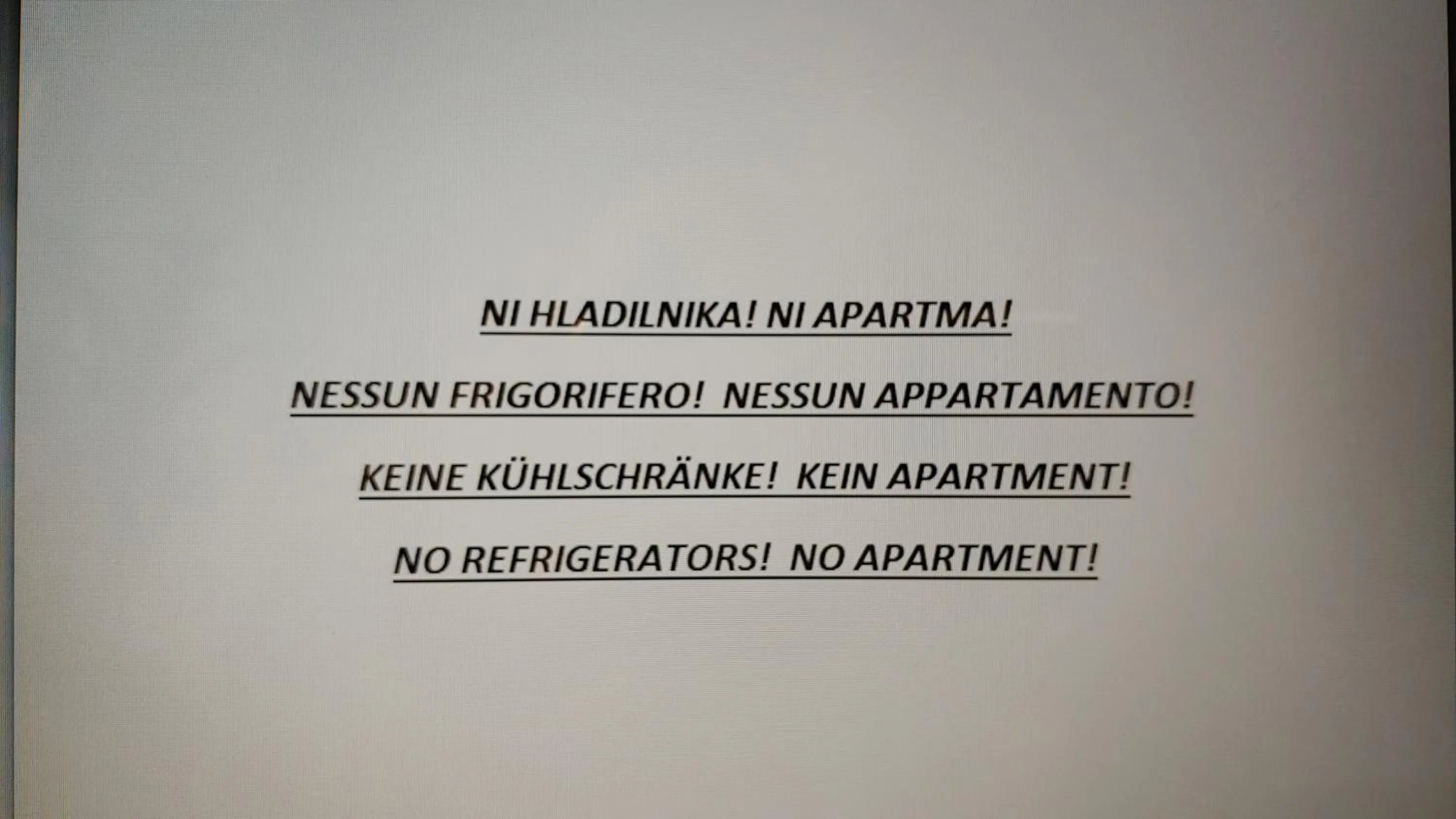 Text overlay in Villa Senegačnik