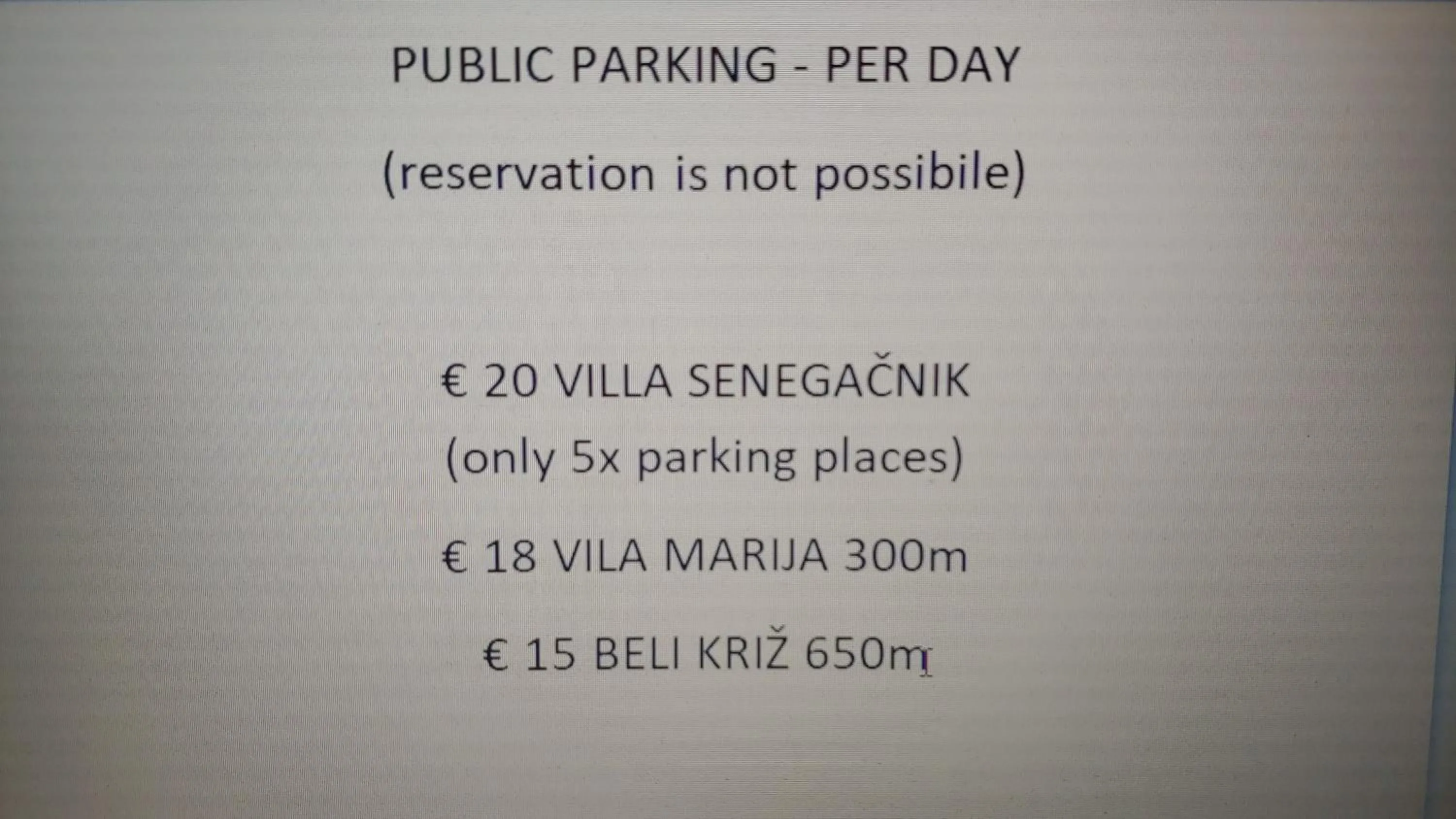 Text overlay in Villa Senegačnik